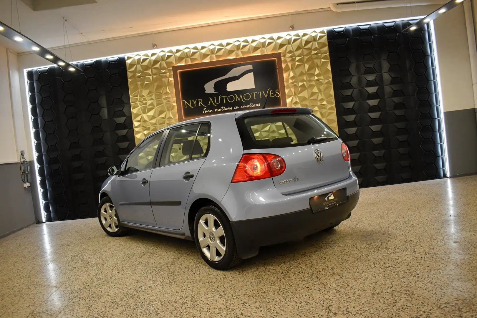 Volkswagen Golf 1.4 FSI TRENDLINE, WENIG KM, AHK Blau - 2