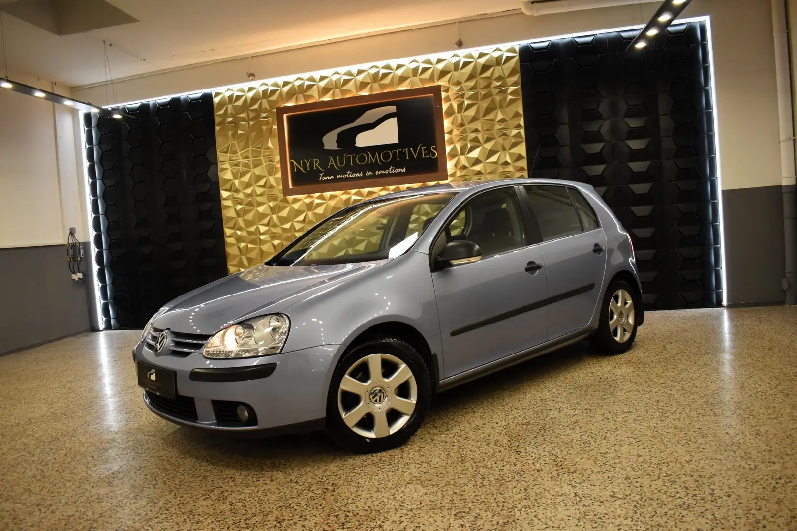 Volkswagen Golf 1.4 FSI TRENDLINE, WENIG KM, AHK Blau - 1
