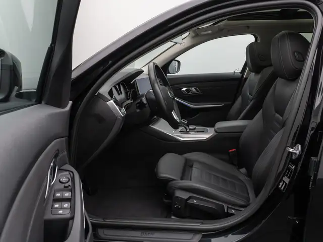 BMW 3 Series view 20