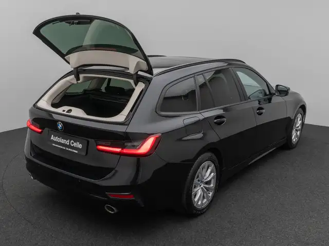 BMW 3 Series view 14