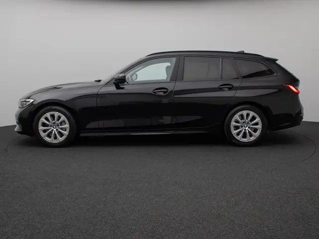 BMW 3 Series view 11