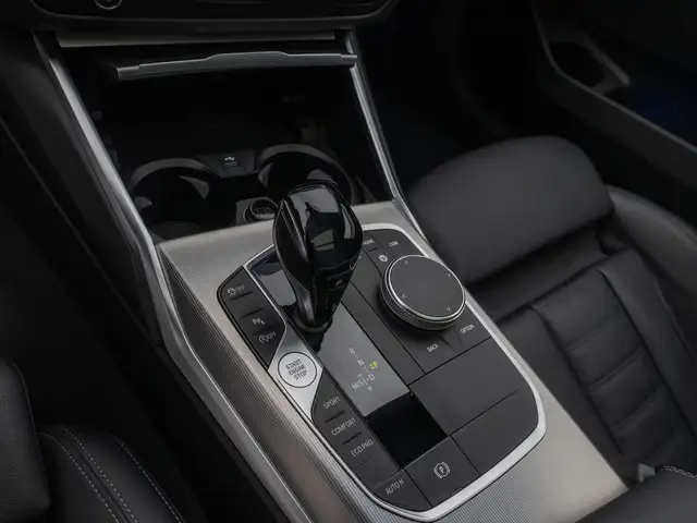 BMW 3 Series view 23