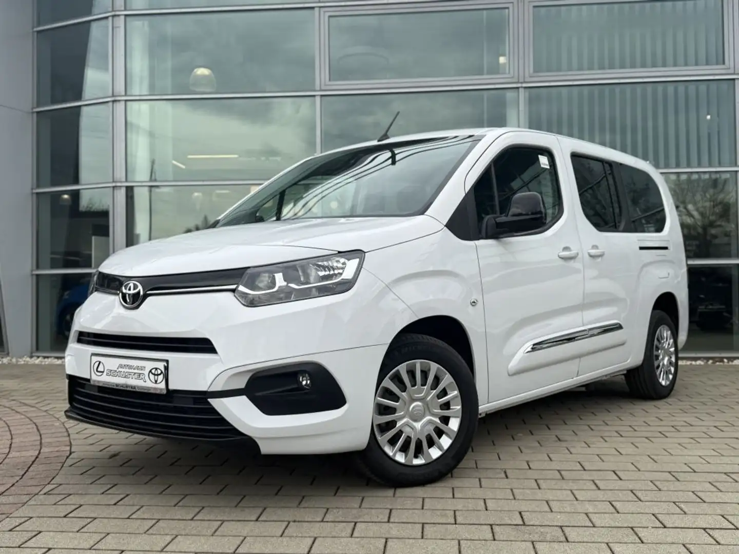 Toyota Proace City Verso 1.5 D-4D L2 Shuttle White - 1