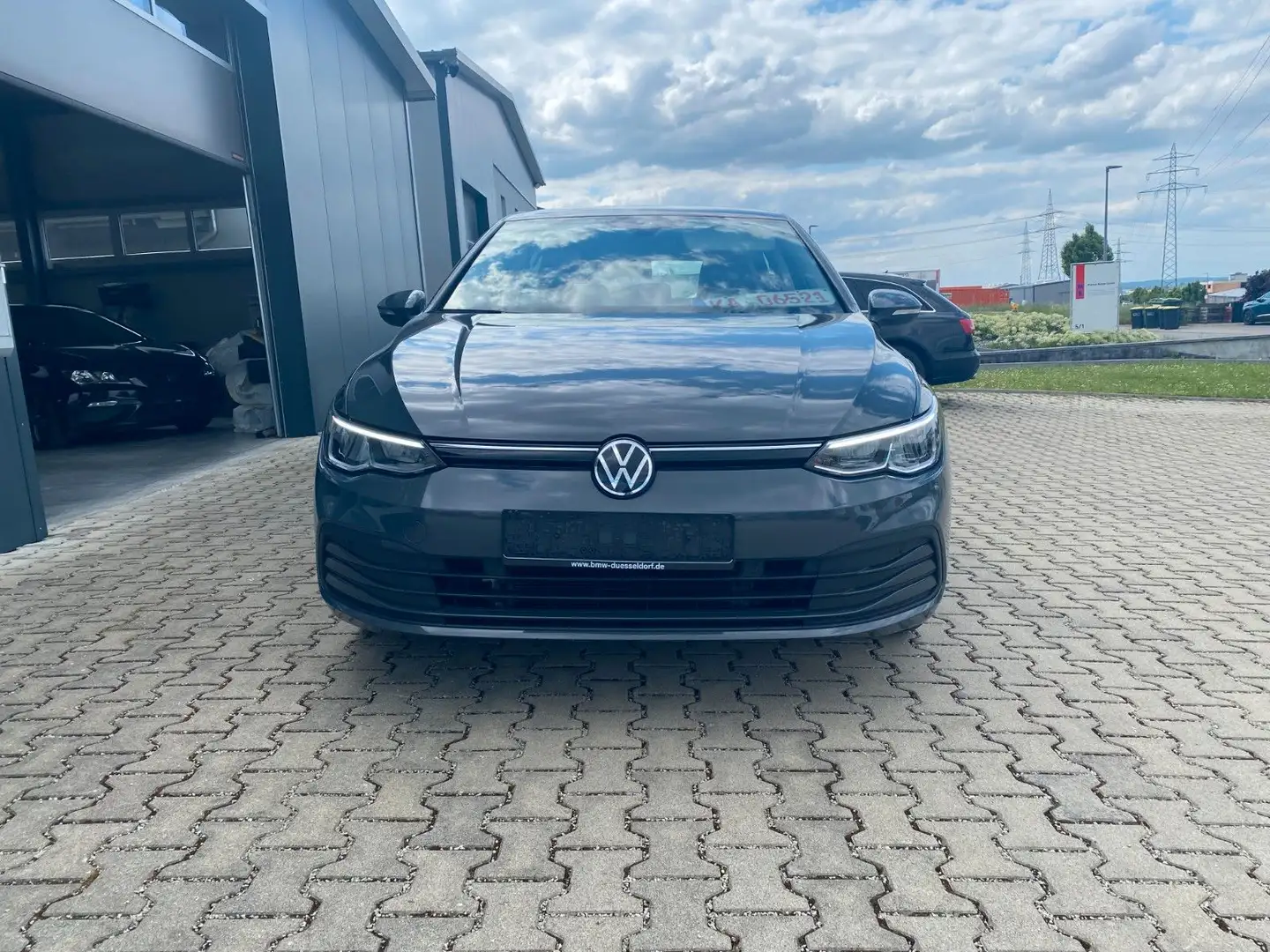 Volkswagen Golf VIII Lim. Life 2.0TDI /DSG/AHK/SP-SITZE/17" Grau - 2