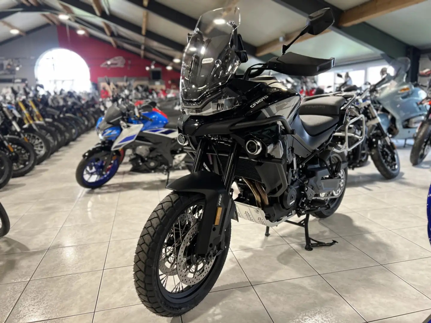 CFMOTO 800 MT EXPLORER Zwart - 2