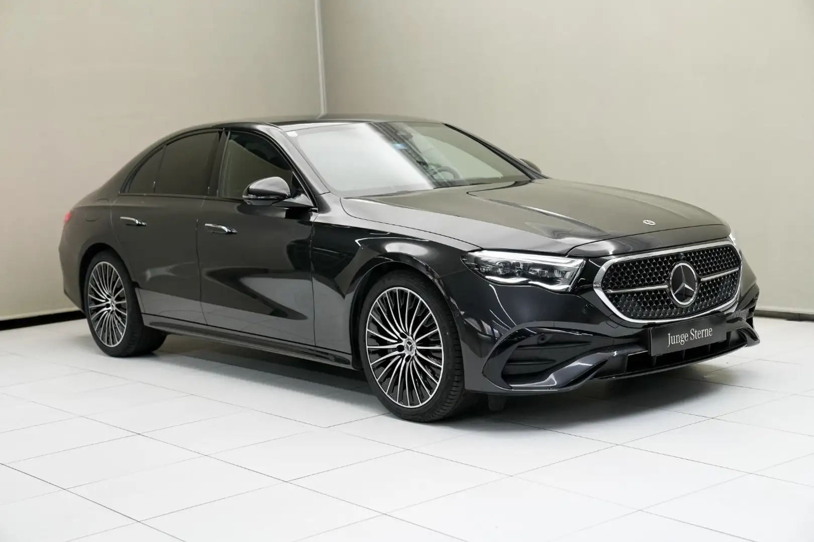 Mercedes-Benz E 220 d 4MATIC Limousine W-Paket Night SpurH FLA Grau - 2