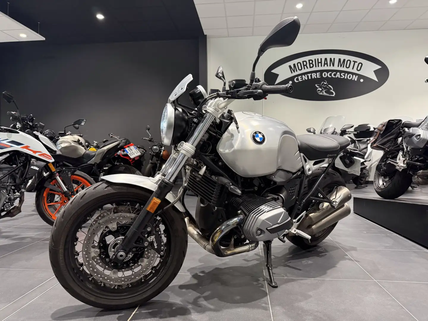 BMW R nineT - 1