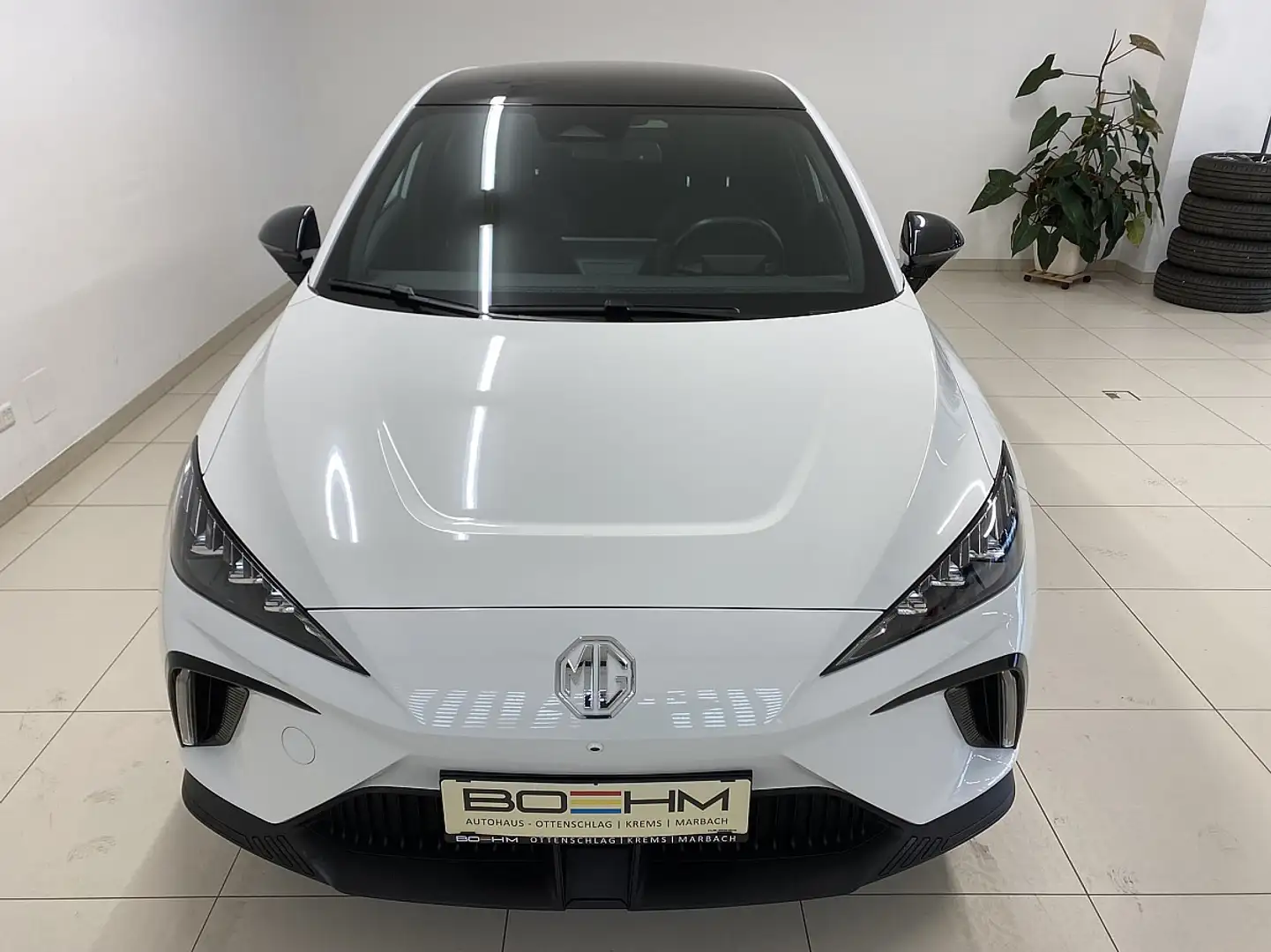 MG MG4 EV  64.kWh.Akku  Luxury-Ausstattung Weiß - 2