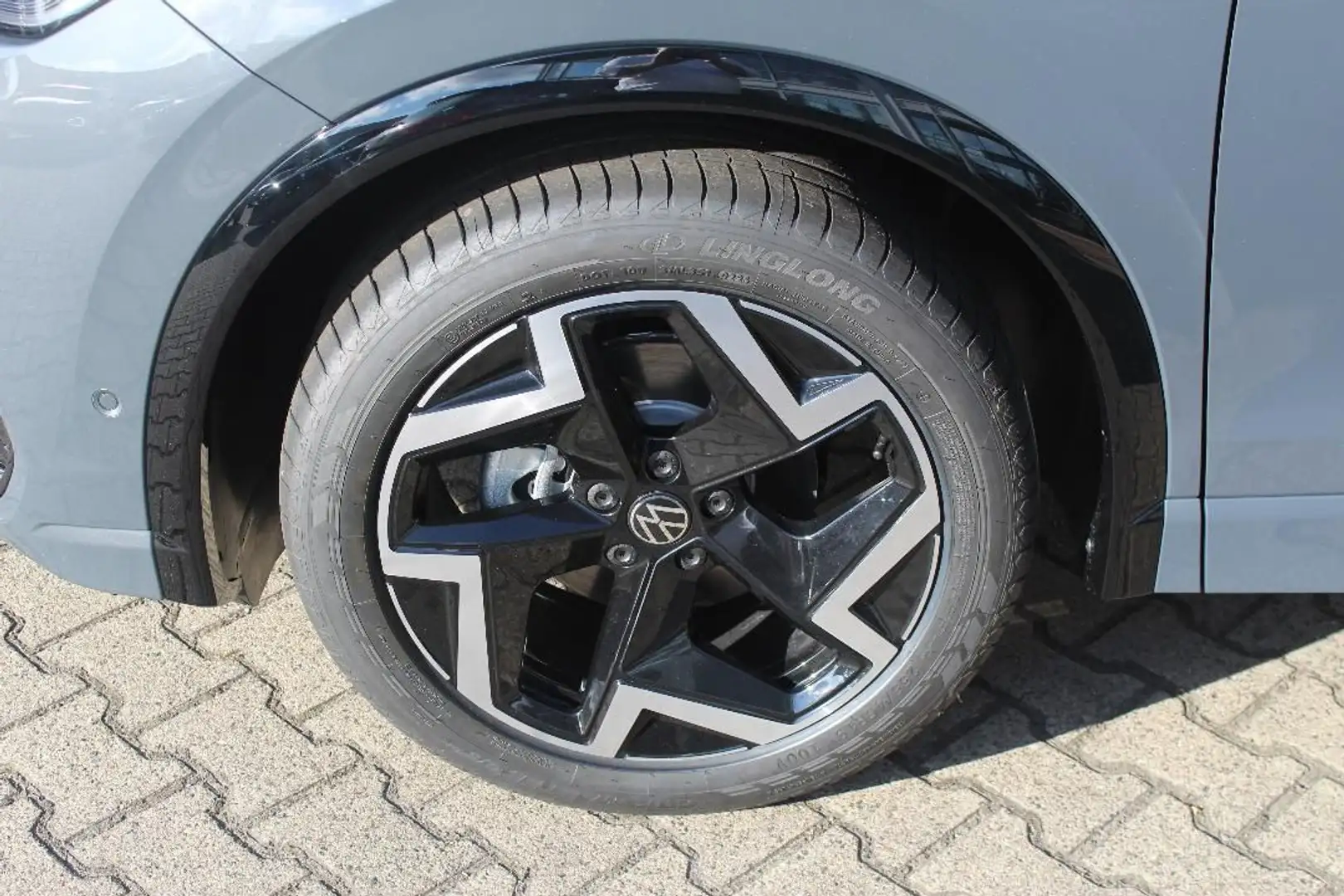 Volkswagen Tiguan R-Line 1.5 eTSI DSG Matrix HUD Harman Kar Grau - 2