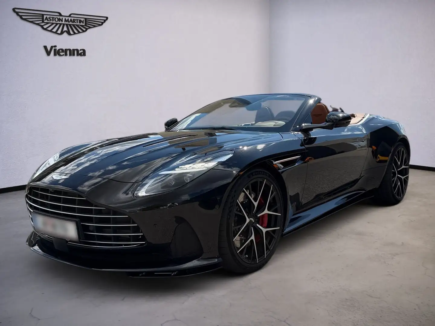 Aston Martin DB12 Volante | Onyx Black | Black Pack Schwarz - 1
