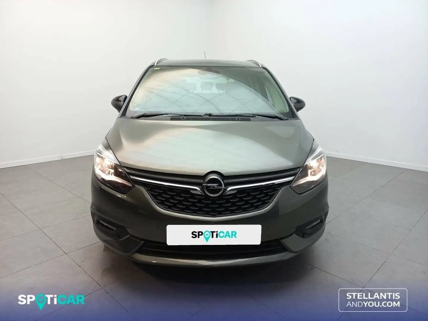 Opel Zafira 1.6 T S/S Innovation Aut. Grijs - 2