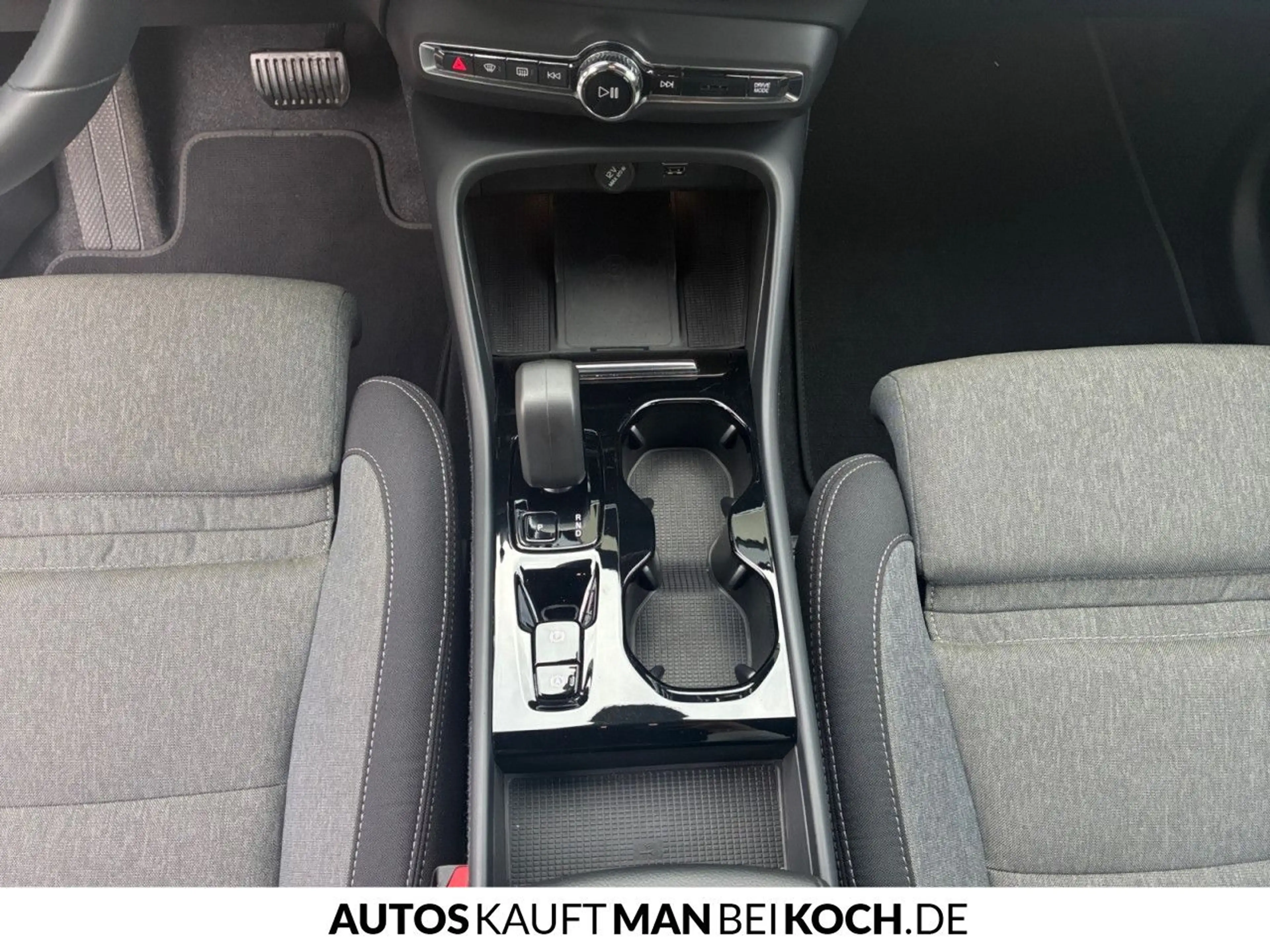 Volvo XC40 T4 Recharge Plus Bright ACC 360° H/K SHZ LED — photo 10