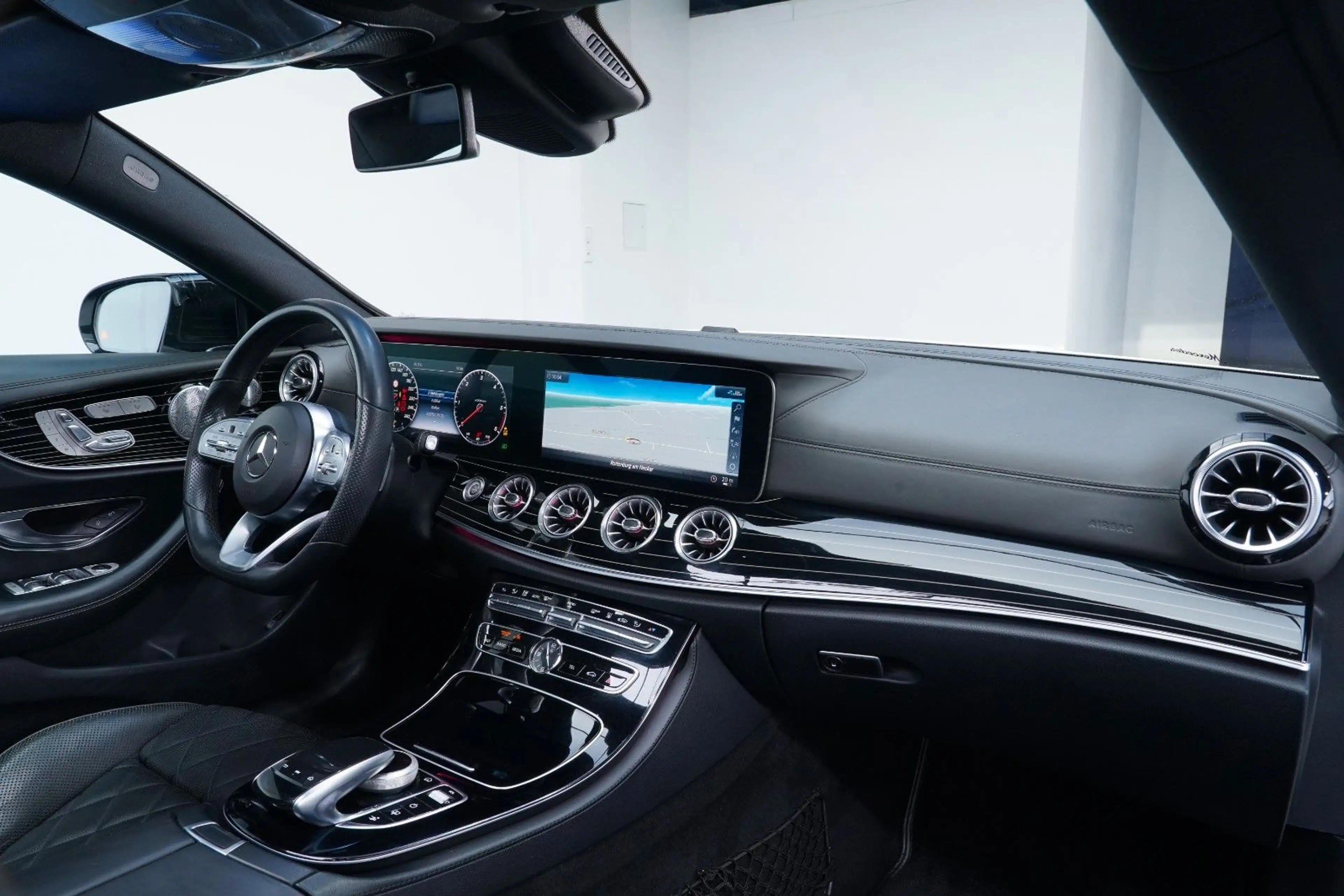Mercedes-Benz E 400 d 4M Coupé AMG LED/BURM/AIR/4D-BURM/DESIGN — photo 11