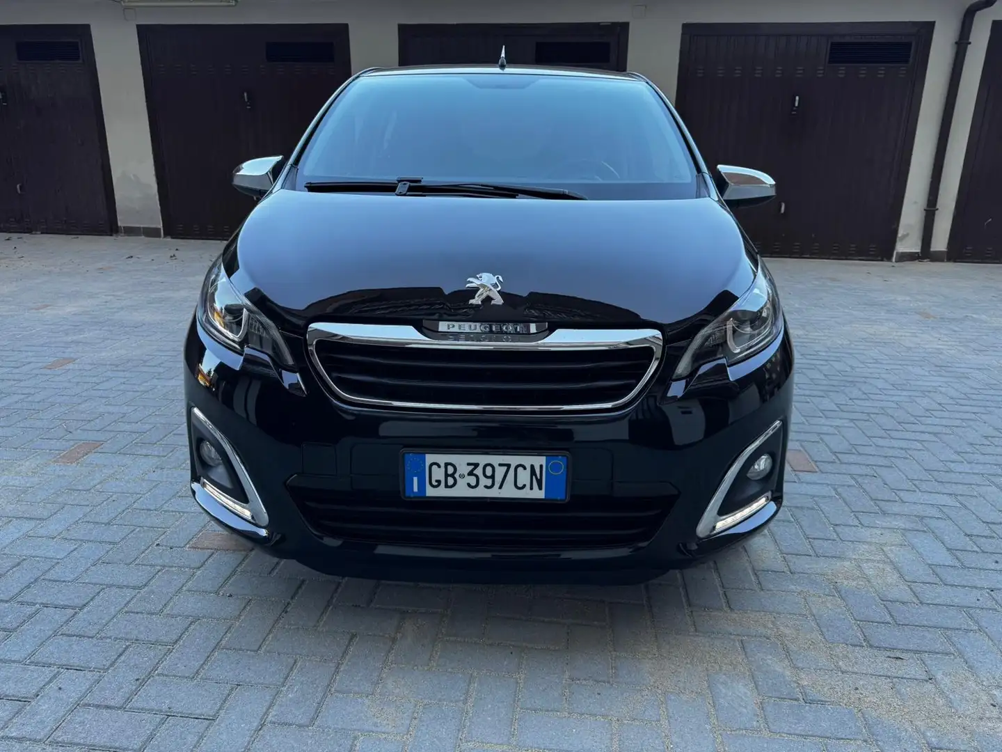 Peugeot 108 Peugeot 108 5p 1.0 vti Allure s&s Nero - 1