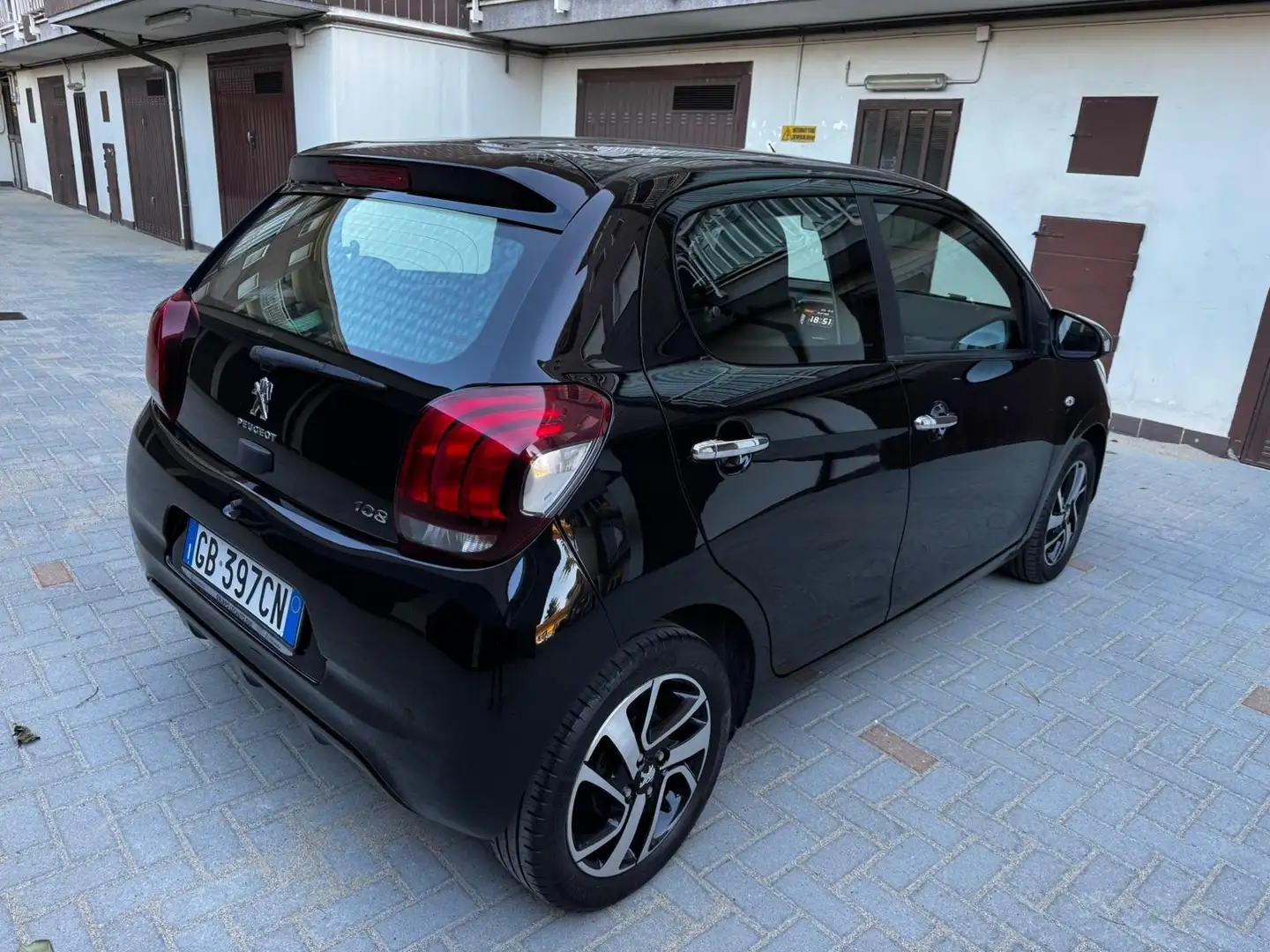 Peugeot 108 Peugeot 108 5p 1.0 vti Allure s&s Nero - 2