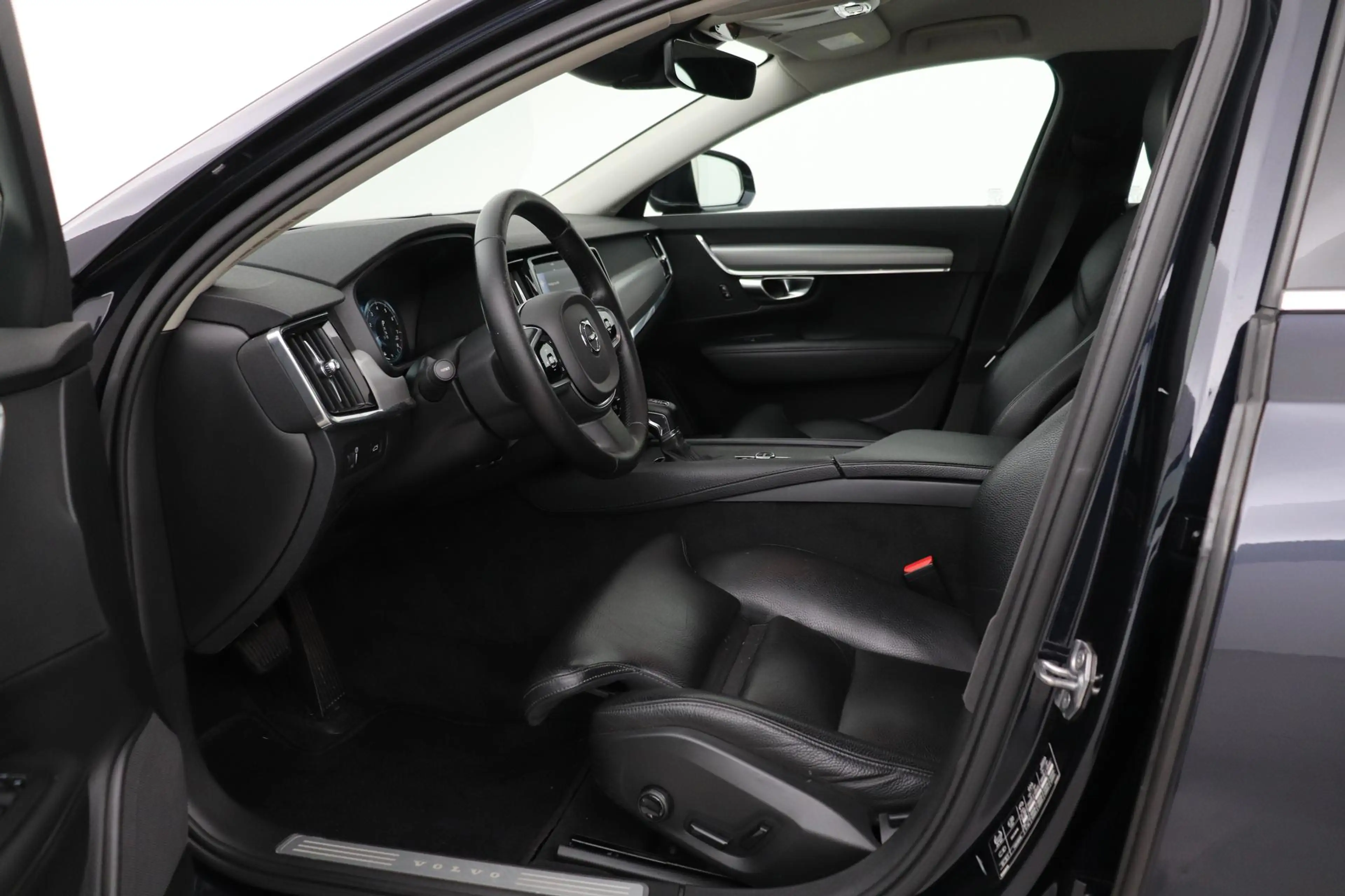 Volvo V90 2.0 T5 Momentum | Trekhaak | Leder | BLIS | Volled — photo 3