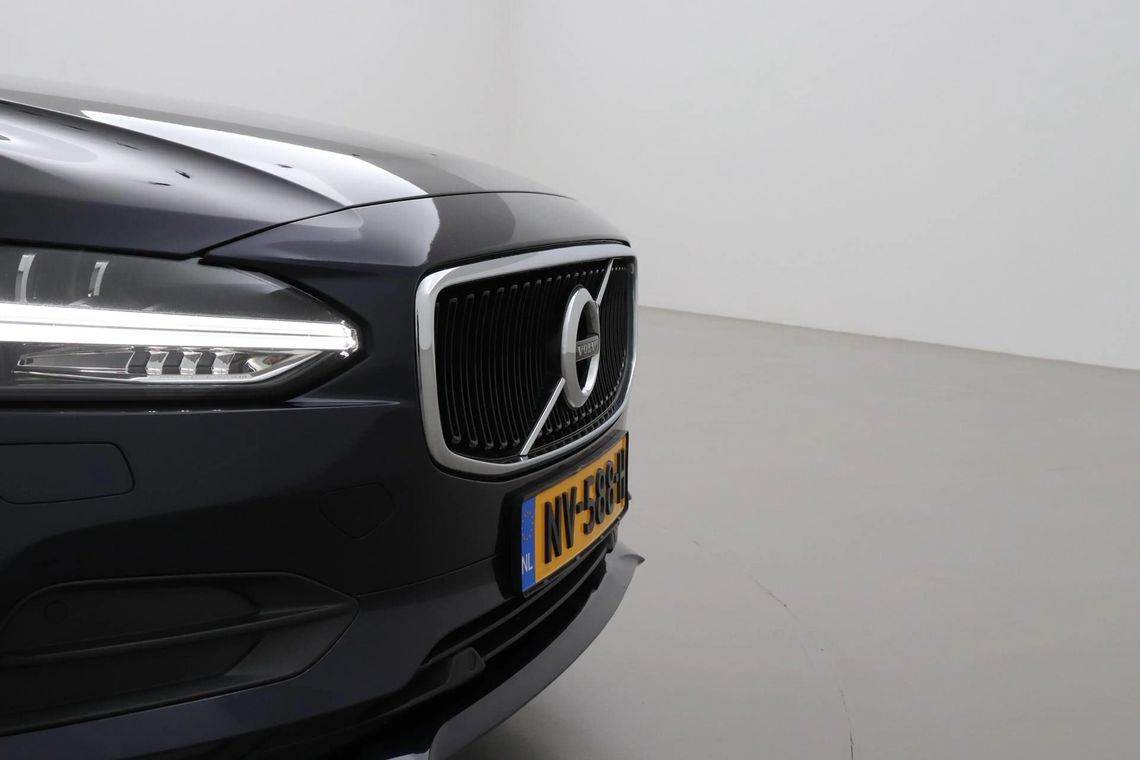 Volvo V90 2.0 T5 Momentum | Trekhaak | Leder | BLIS | Volled — photo 48