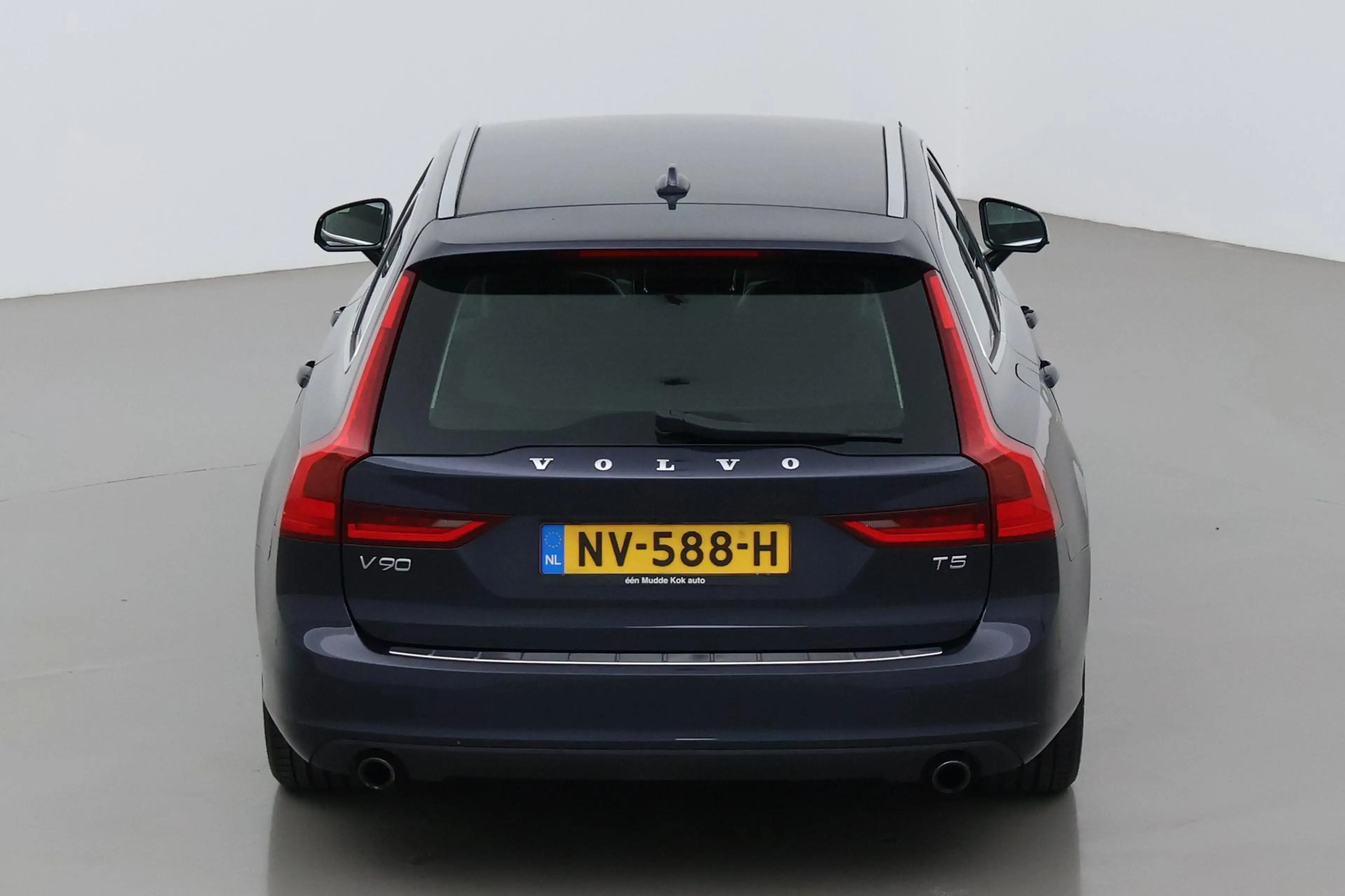 Volvo V90 2.0 T5 Momentum | Trekhaak | Leder | BLIS | Volled — photo 9
