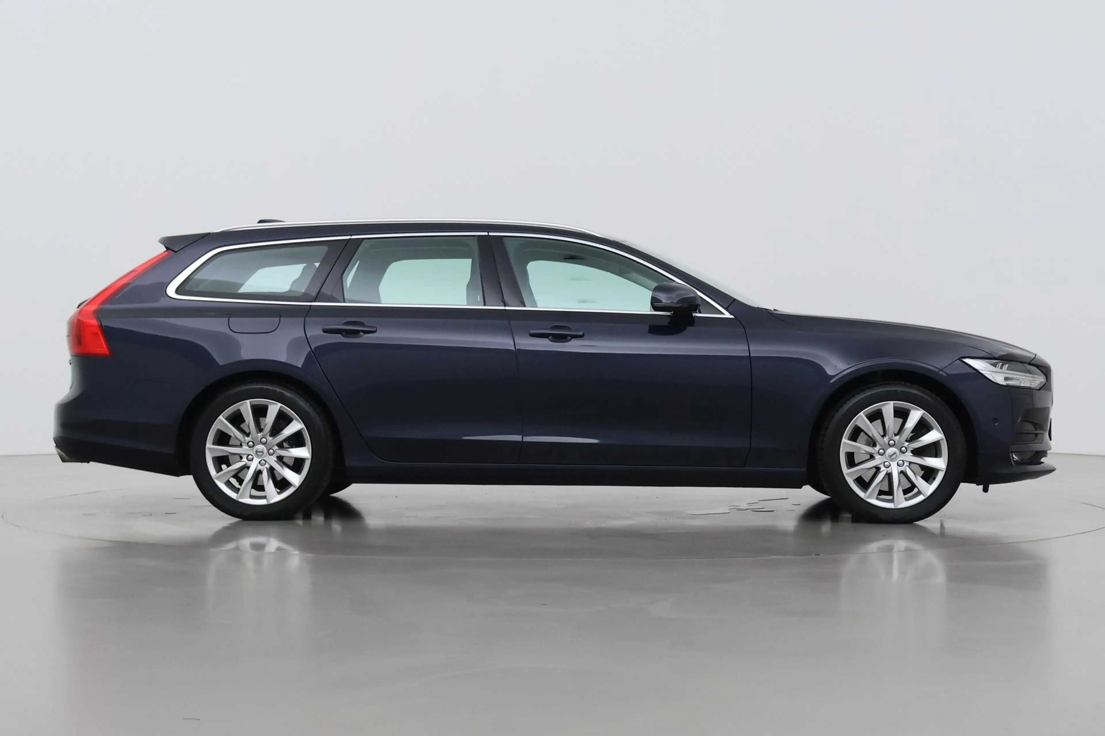 Volvo V90 2.0 T5 Momentum | Trekhaak | Leder | BLIS | Volled — photo 10