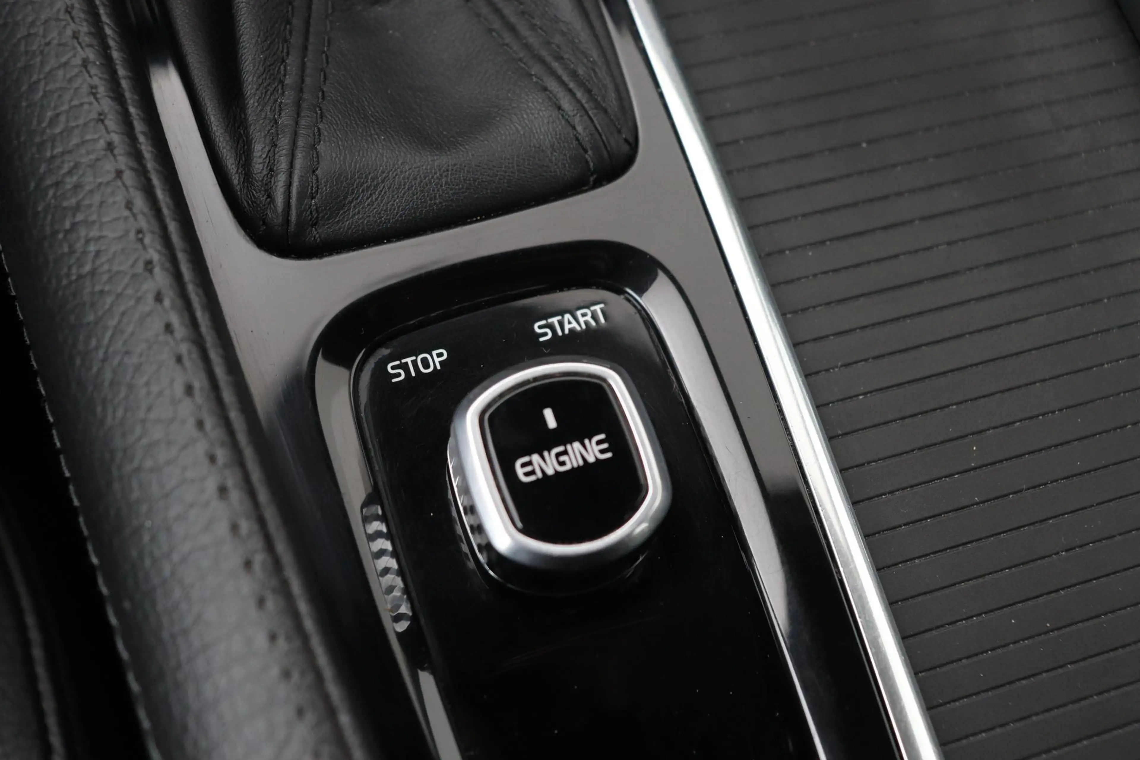 Volvo V90 2.0 T5 Momentum | Trekhaak | Leder | BLIS | Volled — photo 33