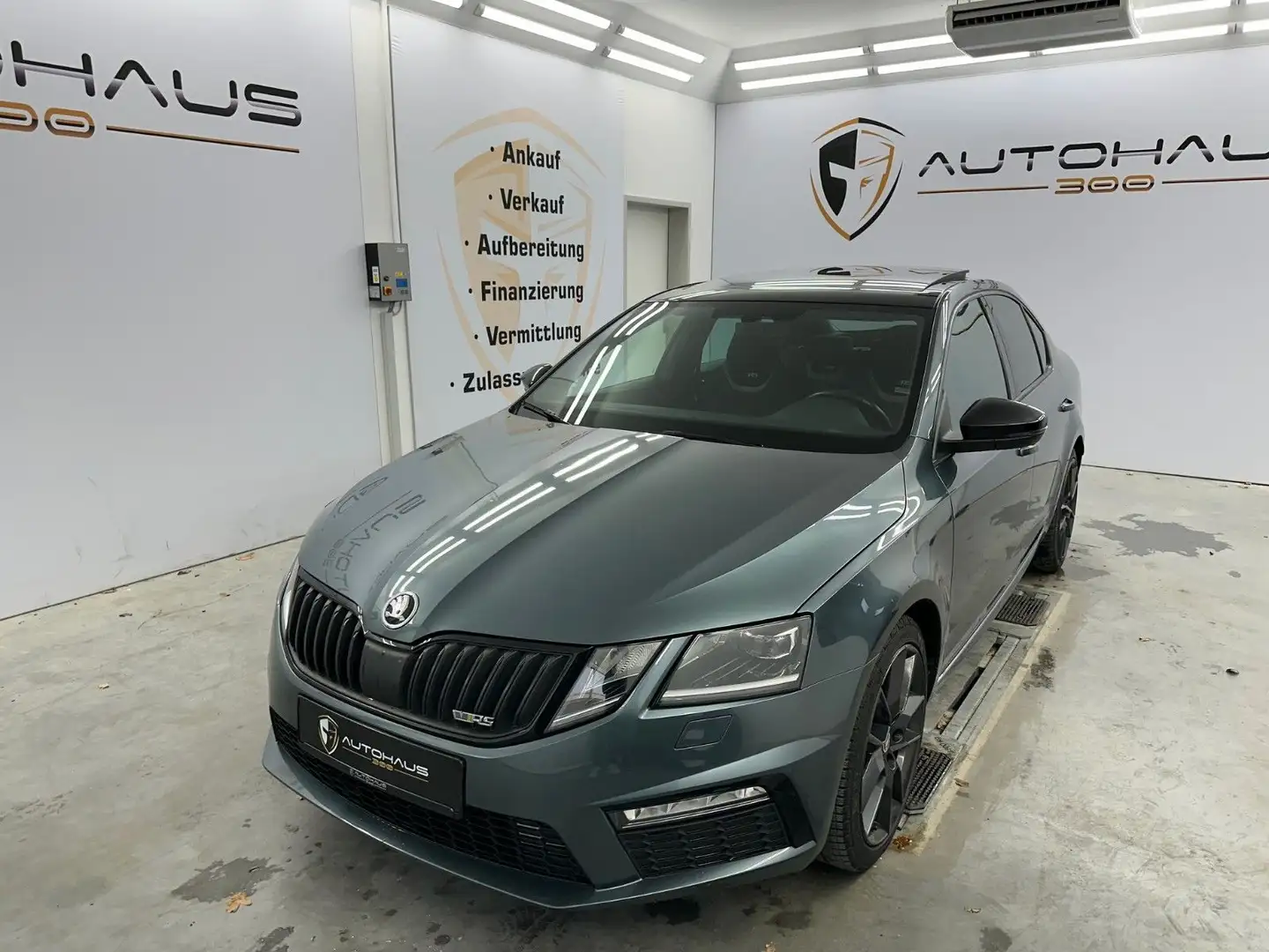 Skoda Octavia Lim. RS NAVI KLIMA TEMPO PANO MFL LED Gris - 1