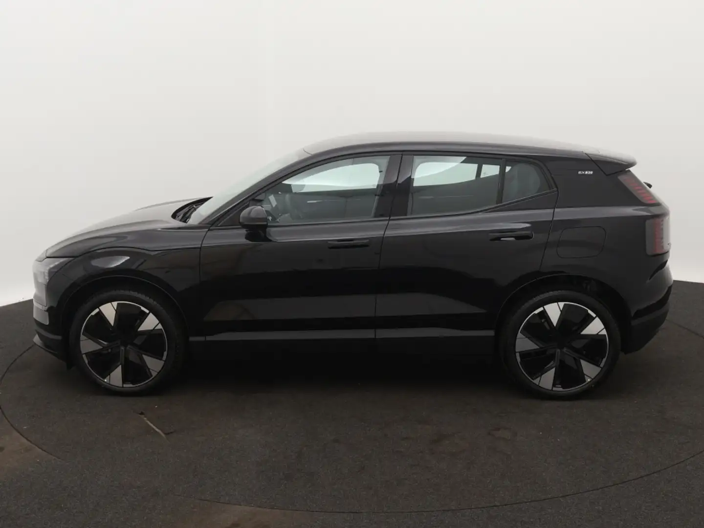 Volvo EX30 Ex. Range Plus 69 kWh | Van 47.072 voor 39.272 | 2 Schwarz - 2