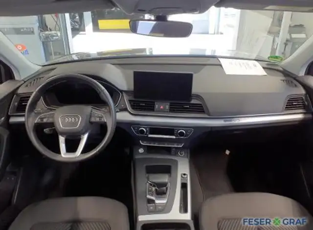 Audi Q5 view 7