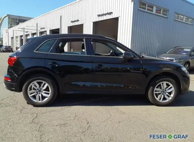 Audi Q5 view 5