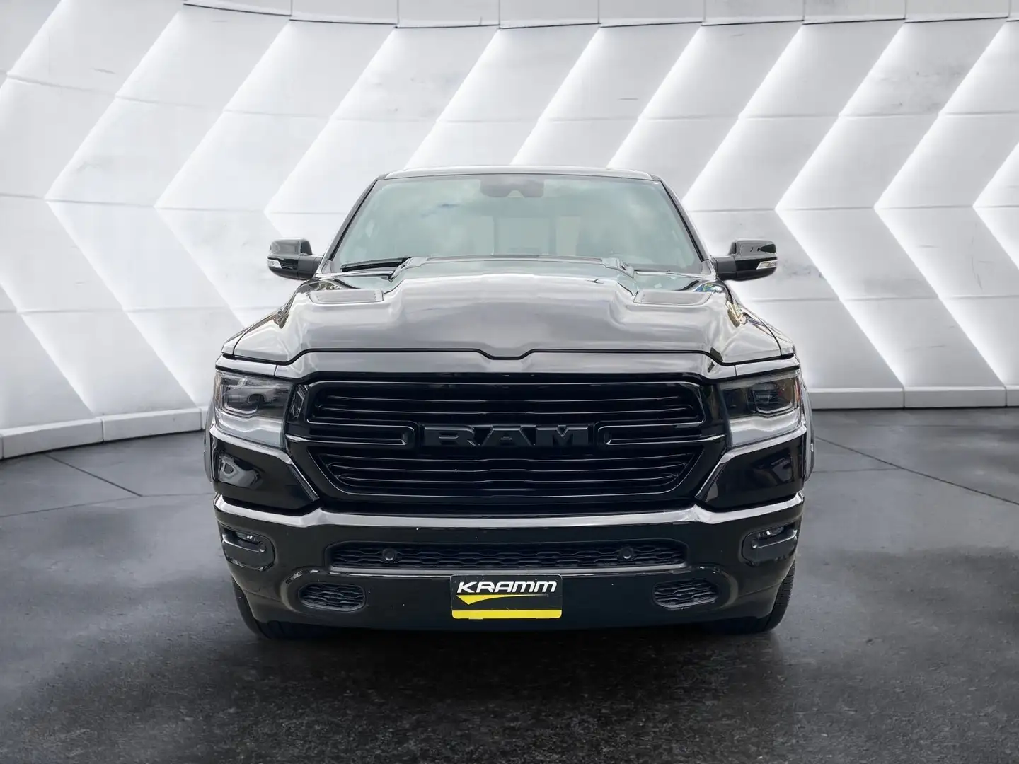 Dodge RAM 1500 Laramie Night *Überrollbügel*Verbreiterung* Schwarz - 2