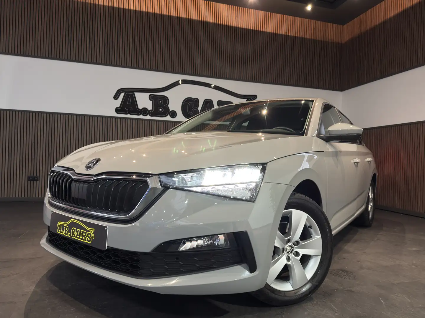 Skoda Scala 1.0 TSI*GARANTIE 12MOIS*CARNET FULL* Grijs - 1