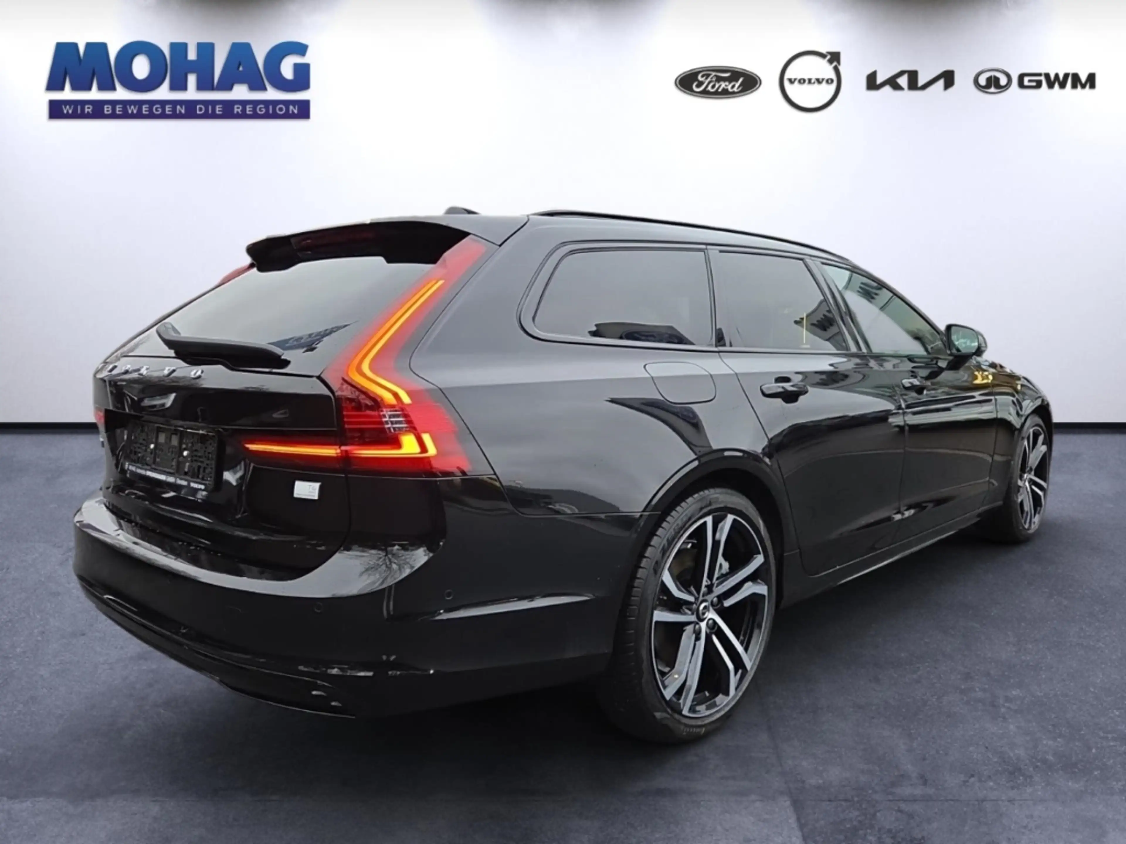 Volvo V90 T6 Plug-In Hybrid AWD Plus Dark mit Luftfw.,Panora — photo 3