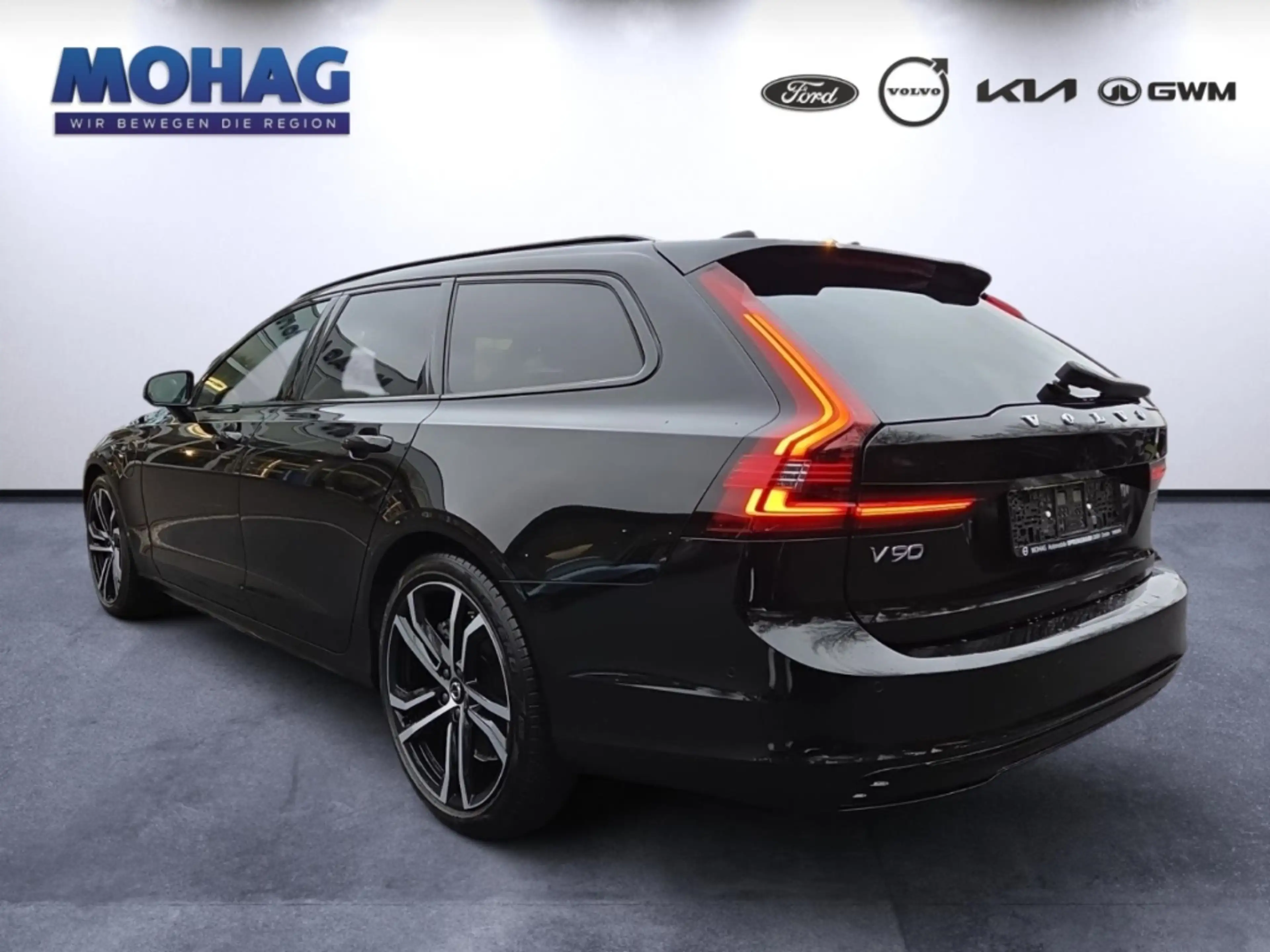 Volvo V90 T6 Plug-In Hybrid AWD Plus Dark mit Luftfw.,Panora — photo 4