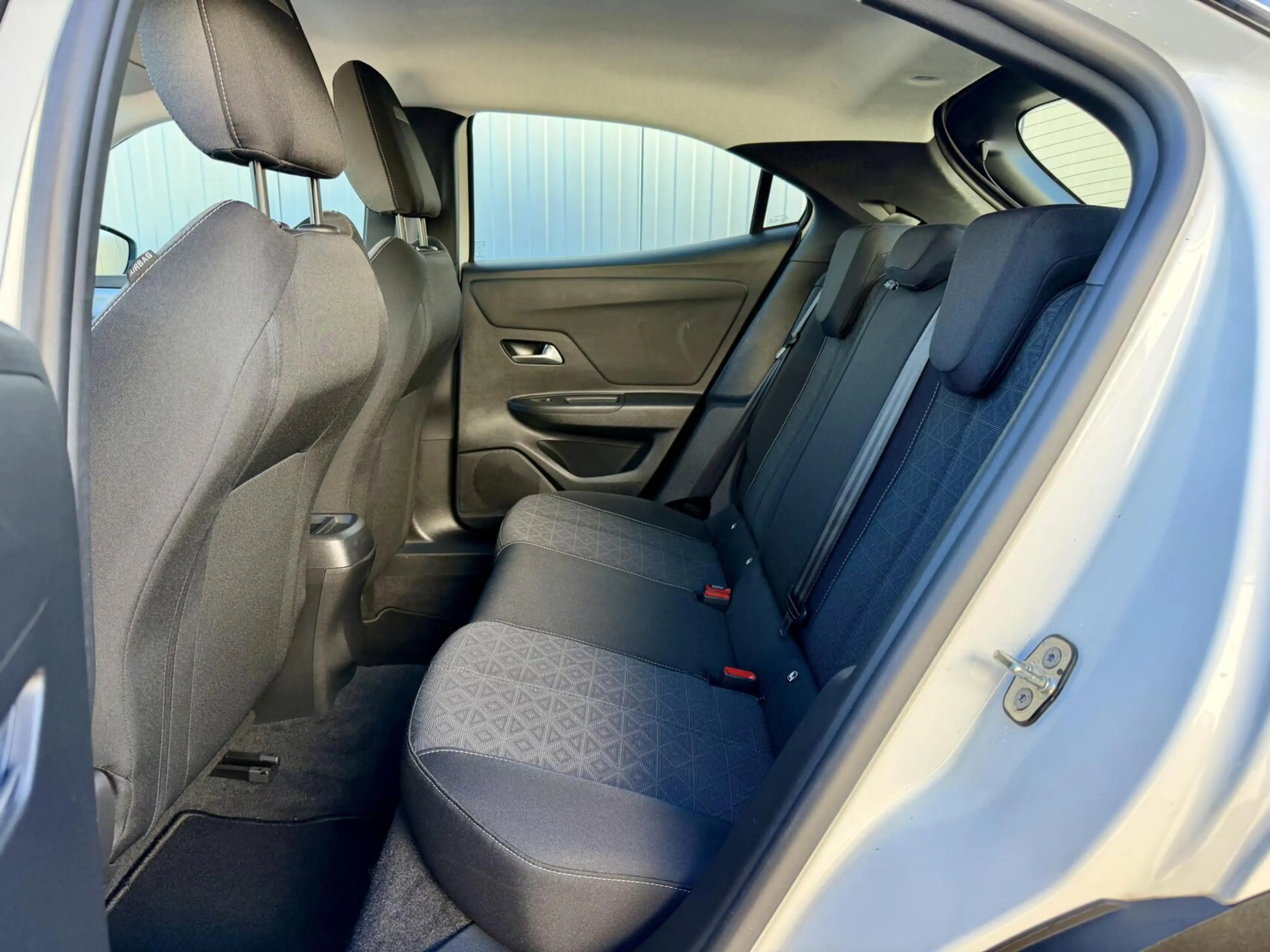 Opel Mokka-E Edition 50-kWh | ACC | Warmtepomp | LED | 16" — photo 13