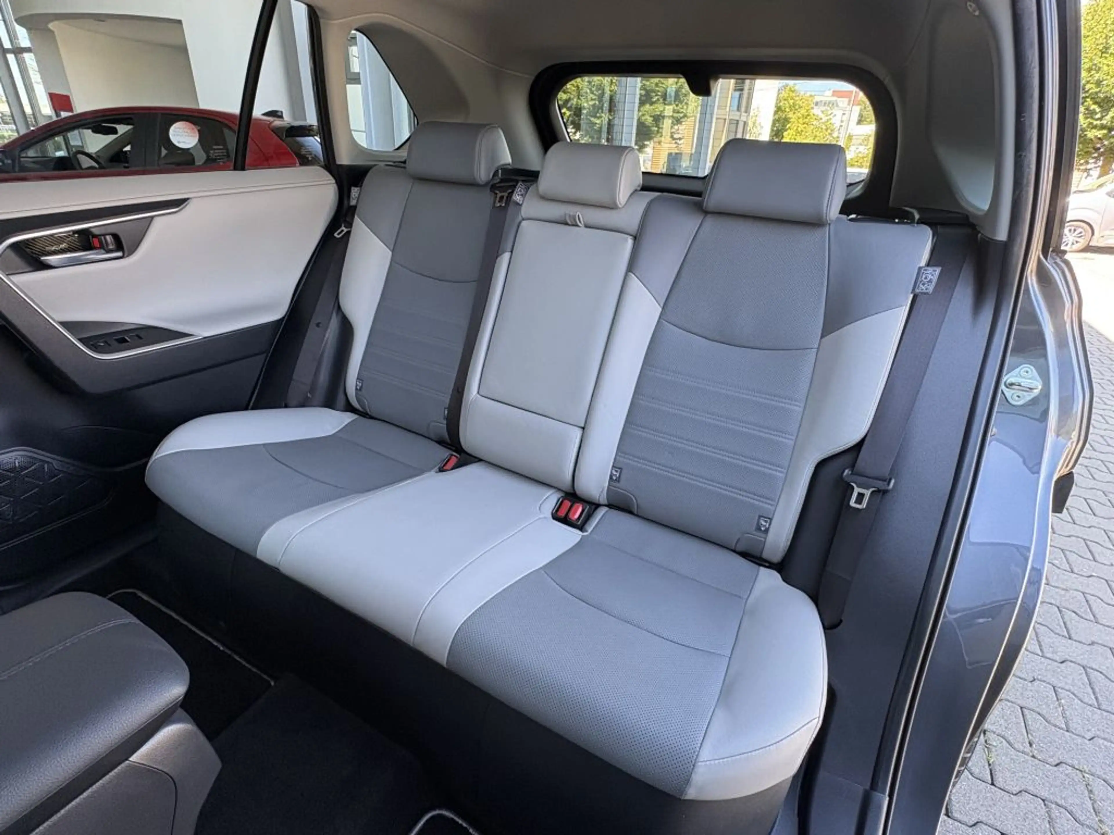 Toyota RAV 4 2.5 4x4 Hybrid Lounge*Panorama*360°Kamera*JBL* — photo 12