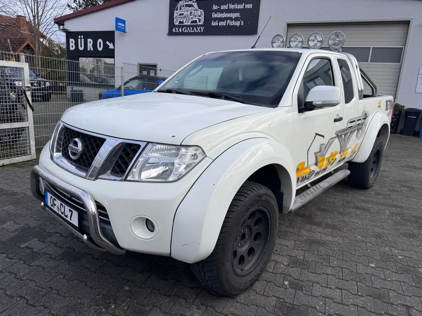 Nissan Navara Pickup King Cab SE 4X4 Weiß - 2