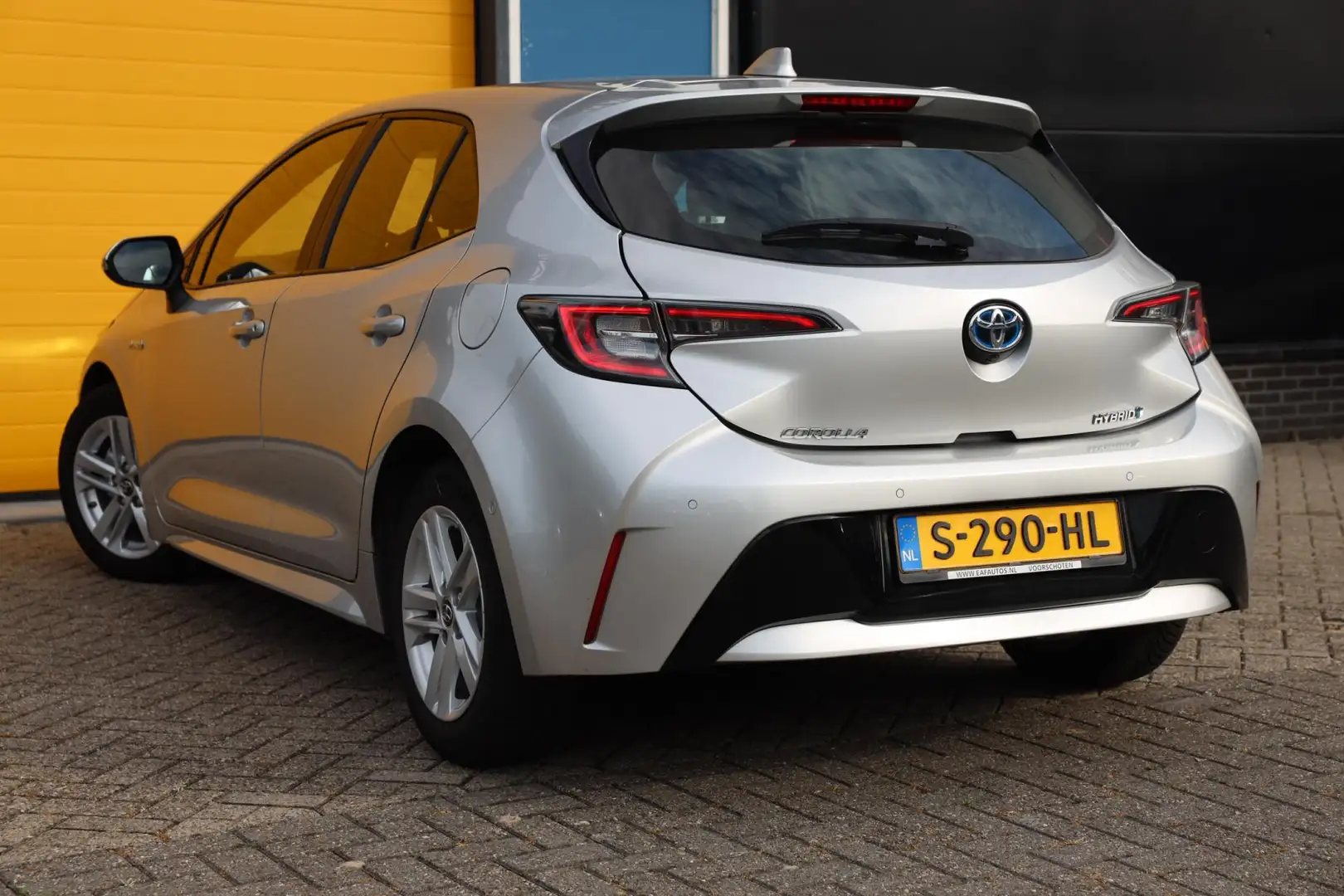 Toyota Corolla 1.8 Hybrid Comfort / Acc / Lane Assist / Dode Hoek Grijs - 2