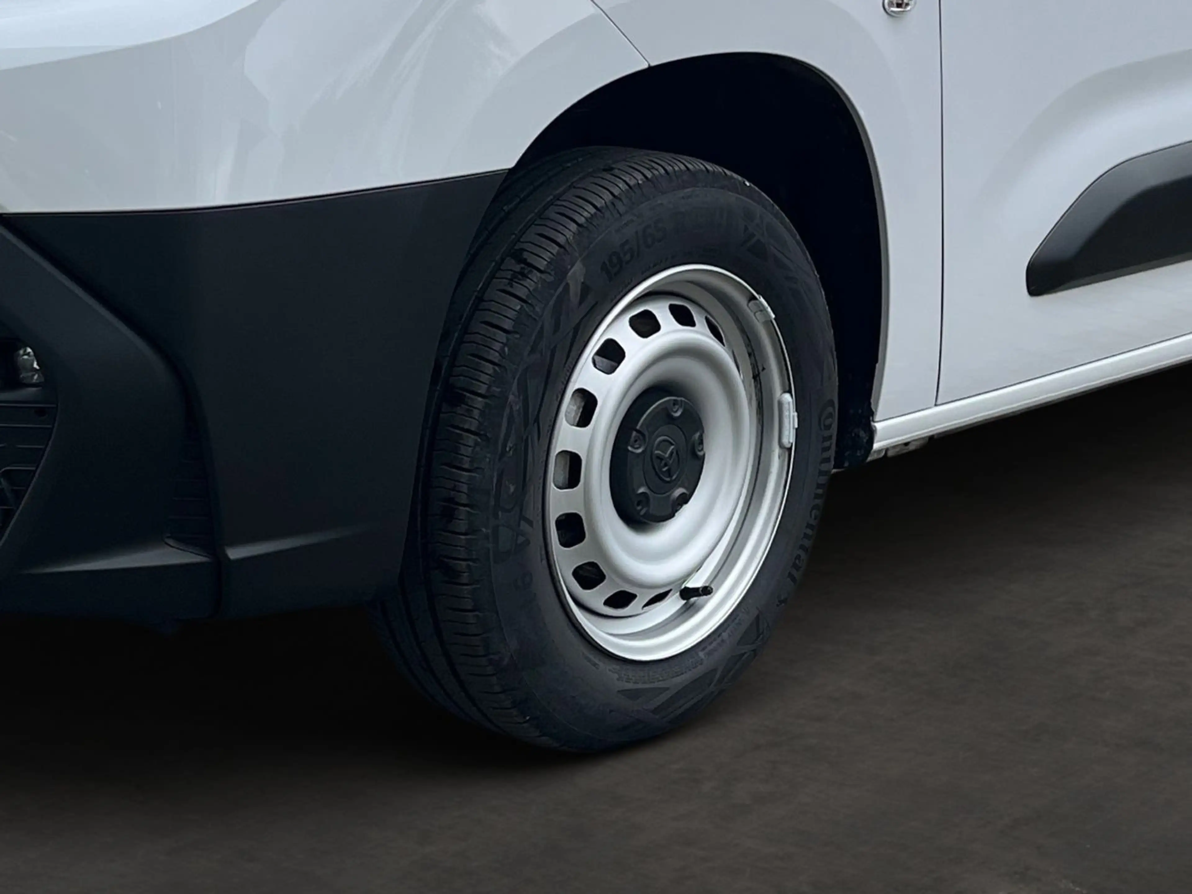 Toyota Proace City 1.5 D-4D L1 Meister DynLicht+LED+PDC — photo 6
