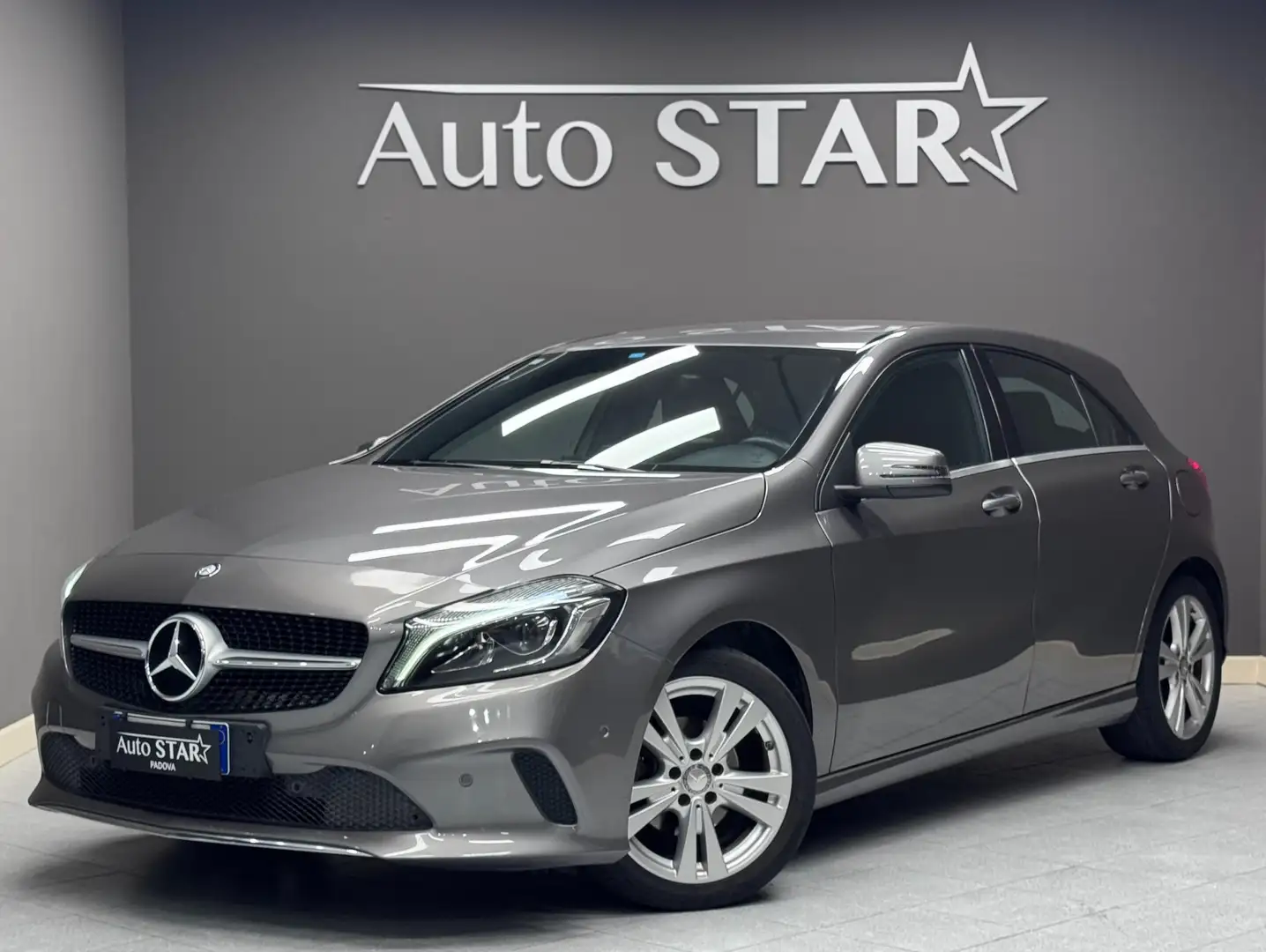 Mercedes-Benz A 180 d Sport auto my16 DARK NIGHT EDITONE Grigio - 1