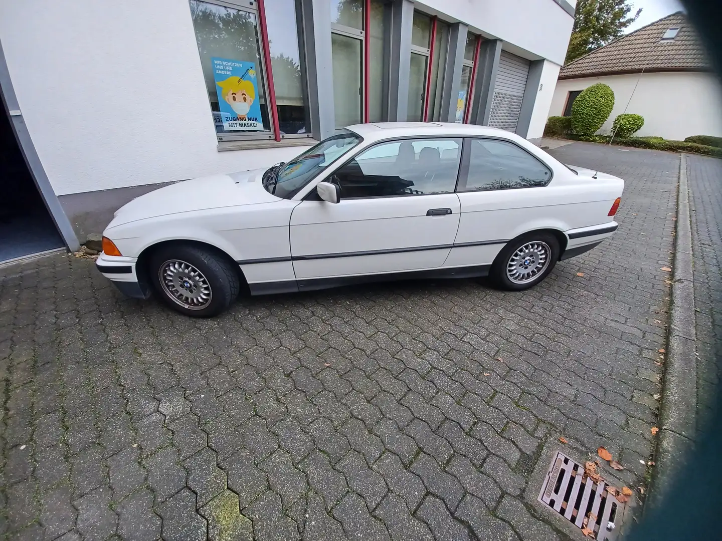 BMW 325 325i bijela - 1