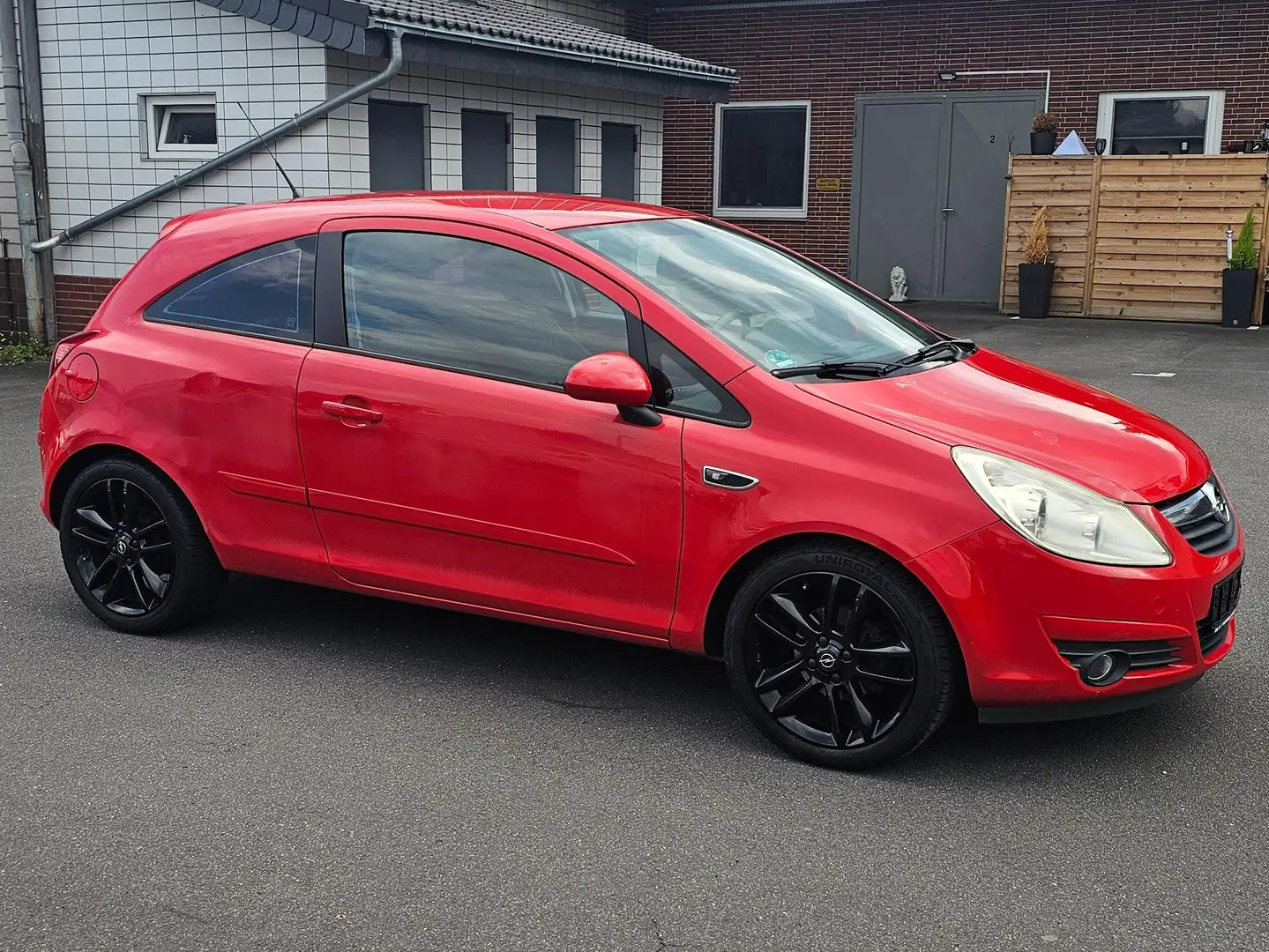 Opel Corsa D / AUTOMATIK / Parksensor Rot - 1