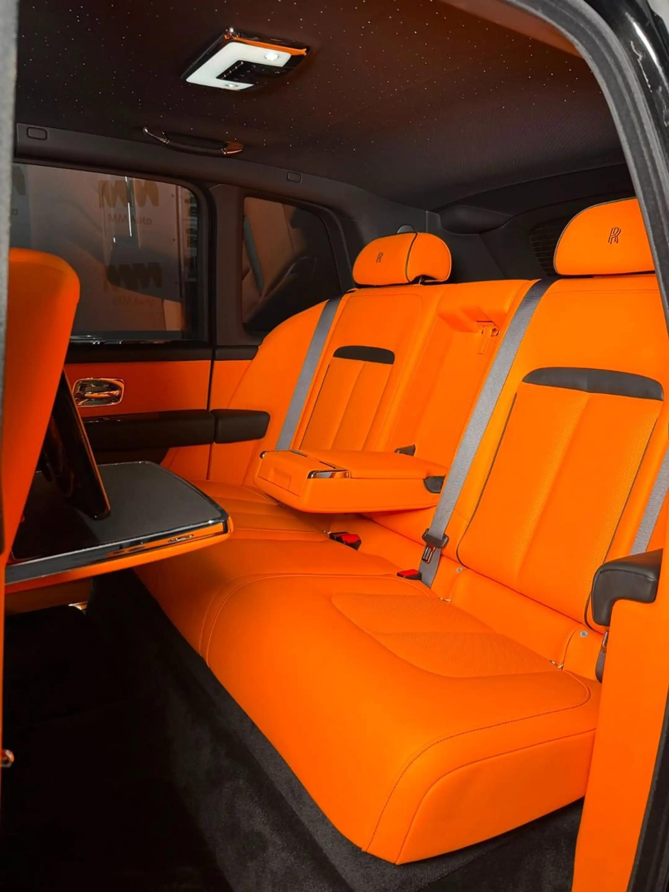 Rolls-Royce Cullinan Series II Silver Bespoke Mandarin Shoot — photo 12