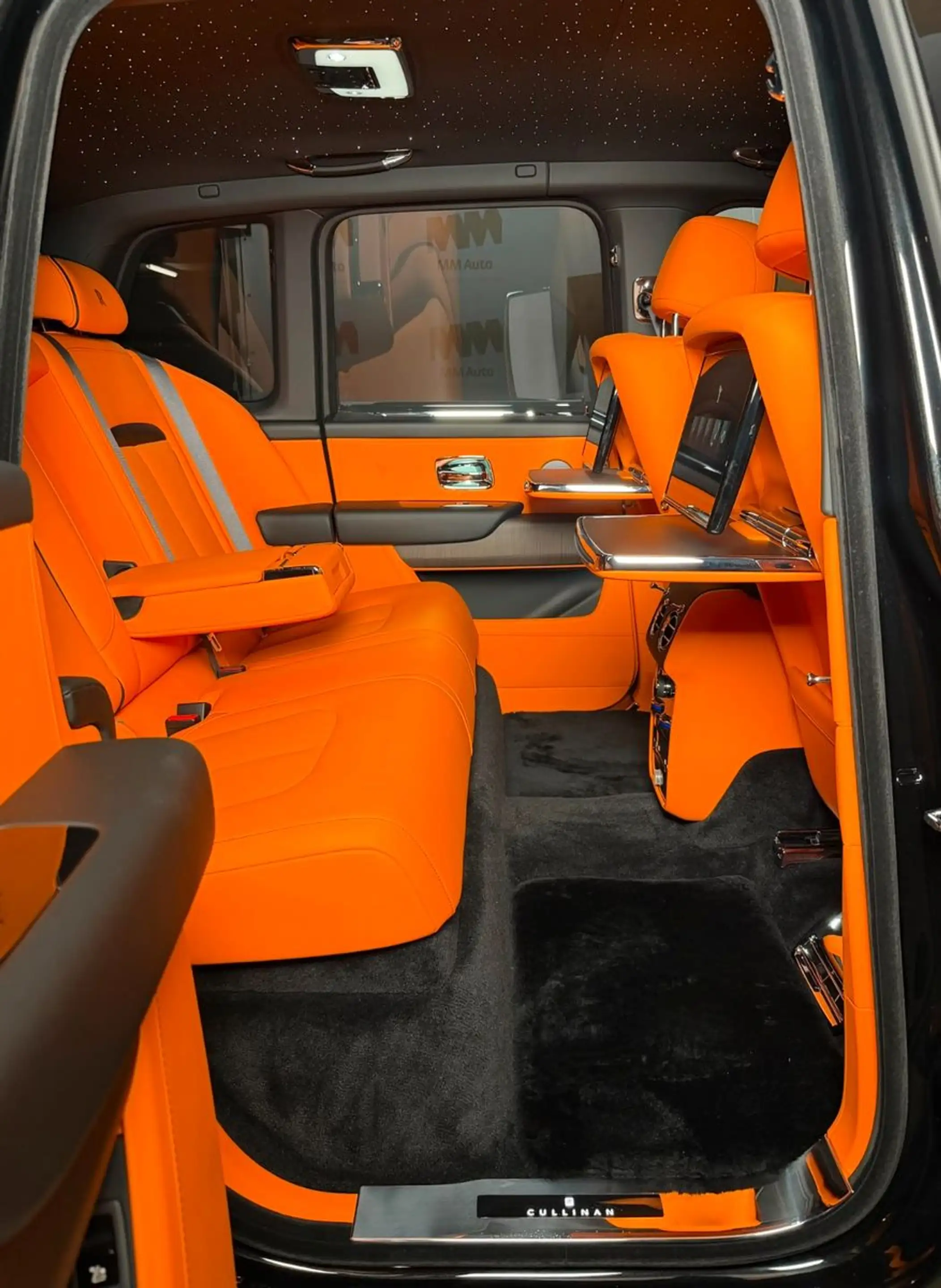 Rolls-Royce Cullinan Series II Silver Bespoke Mandarin Shoot — photo 15