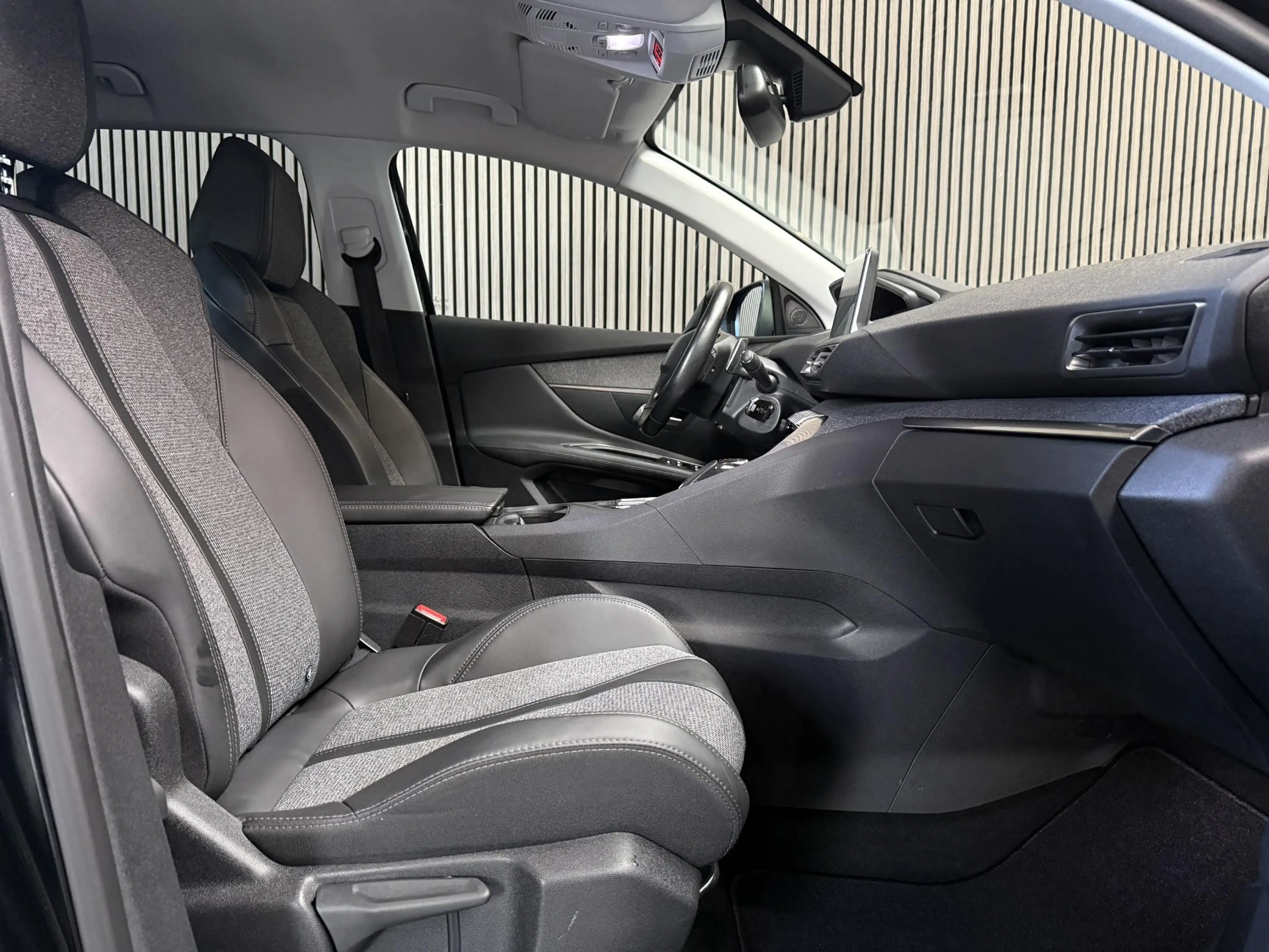 Peugeot 3008 1.2 PureTech Allure | Automaat | Nieuwe riem | Aan — photo 22