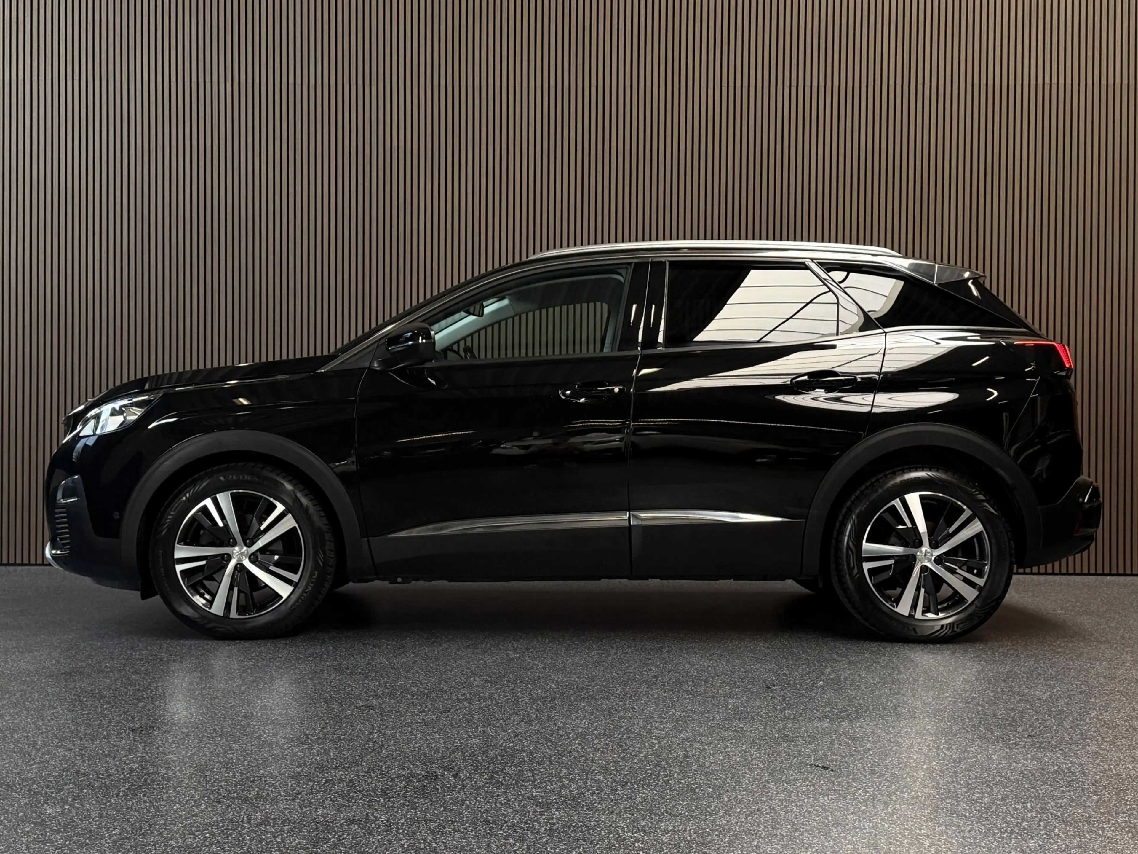 Peugeot 3008 1.2 PureTech Allure | Automaat | Nieuwe riem | Aan — photo 3