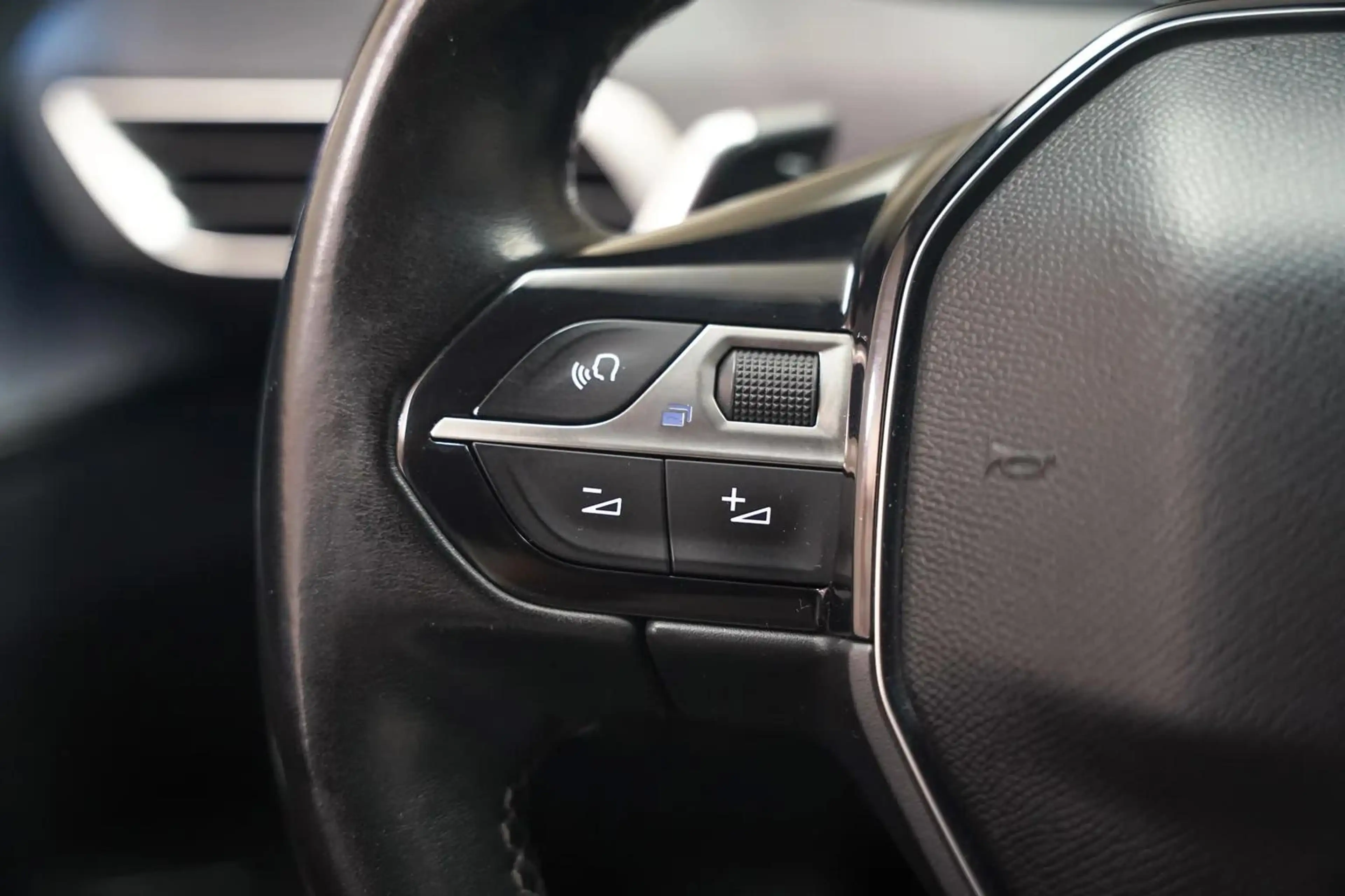 Peugeot 3008 1.2 PureTech Allure | Automaat | Nieuwe riem | Aan — photo 25