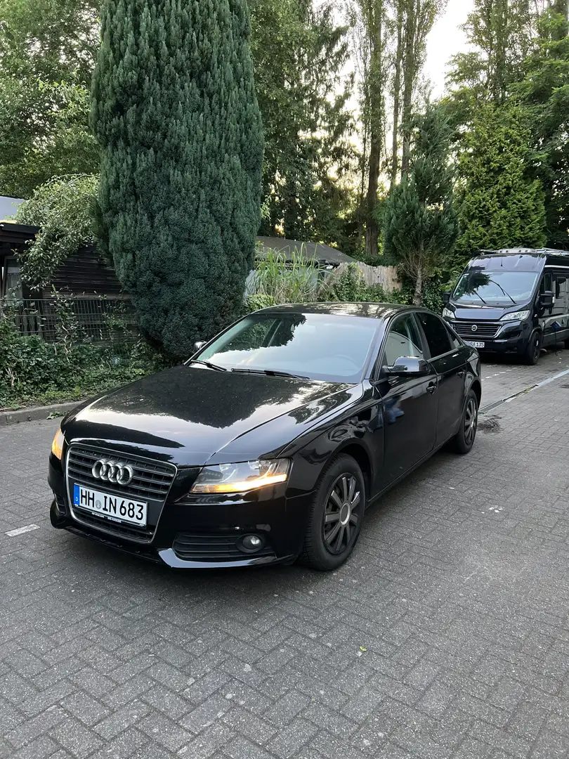Audi A4 Attraction Schwarz - 1