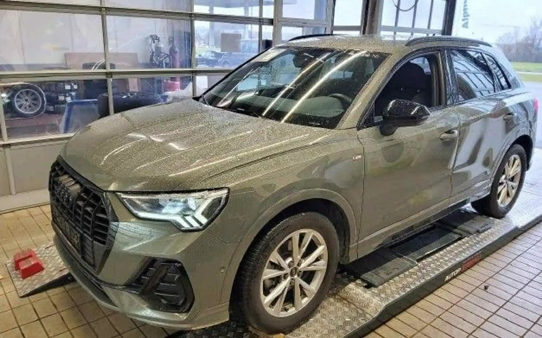 Audi Q3 35 TDI S tronic S line Grau - 2