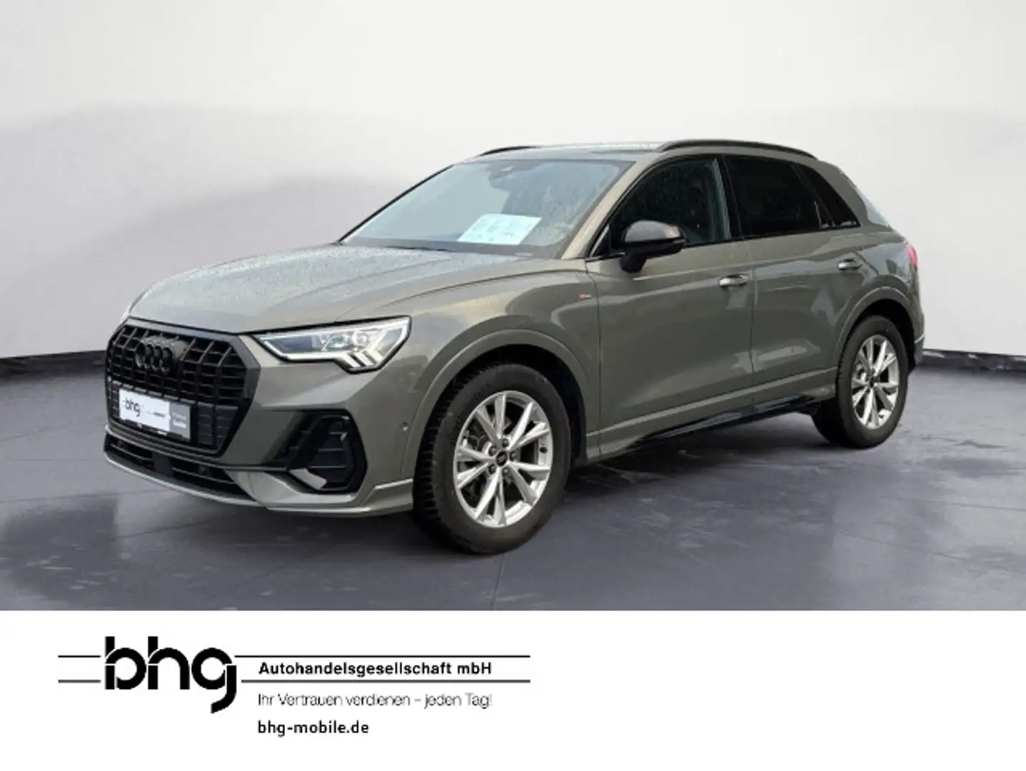 Audi Q3 35 TDI S tronic S line VC LED KAMERA AHK Grau - 1