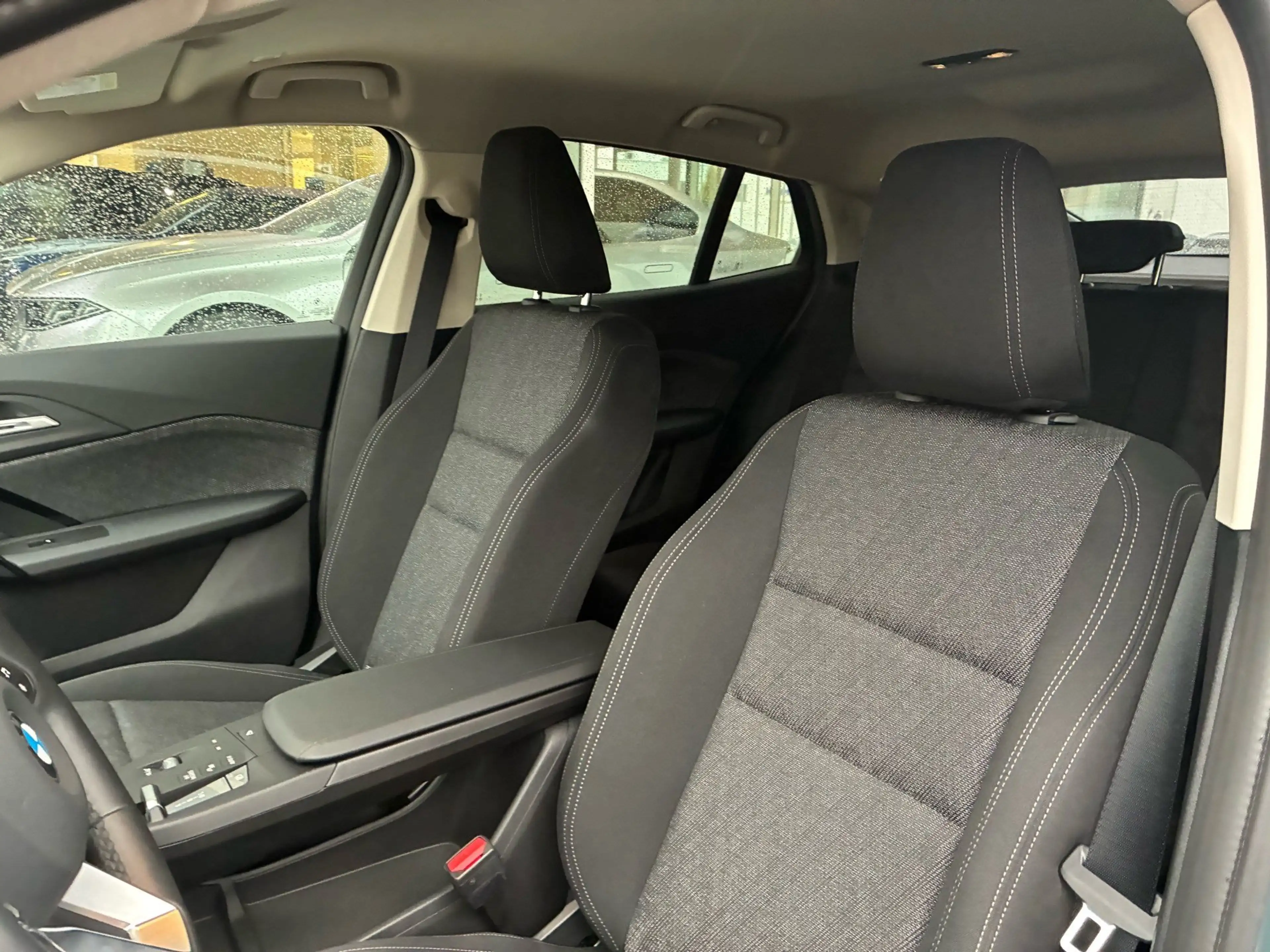 BMW X2 sDrive18d — photo 10