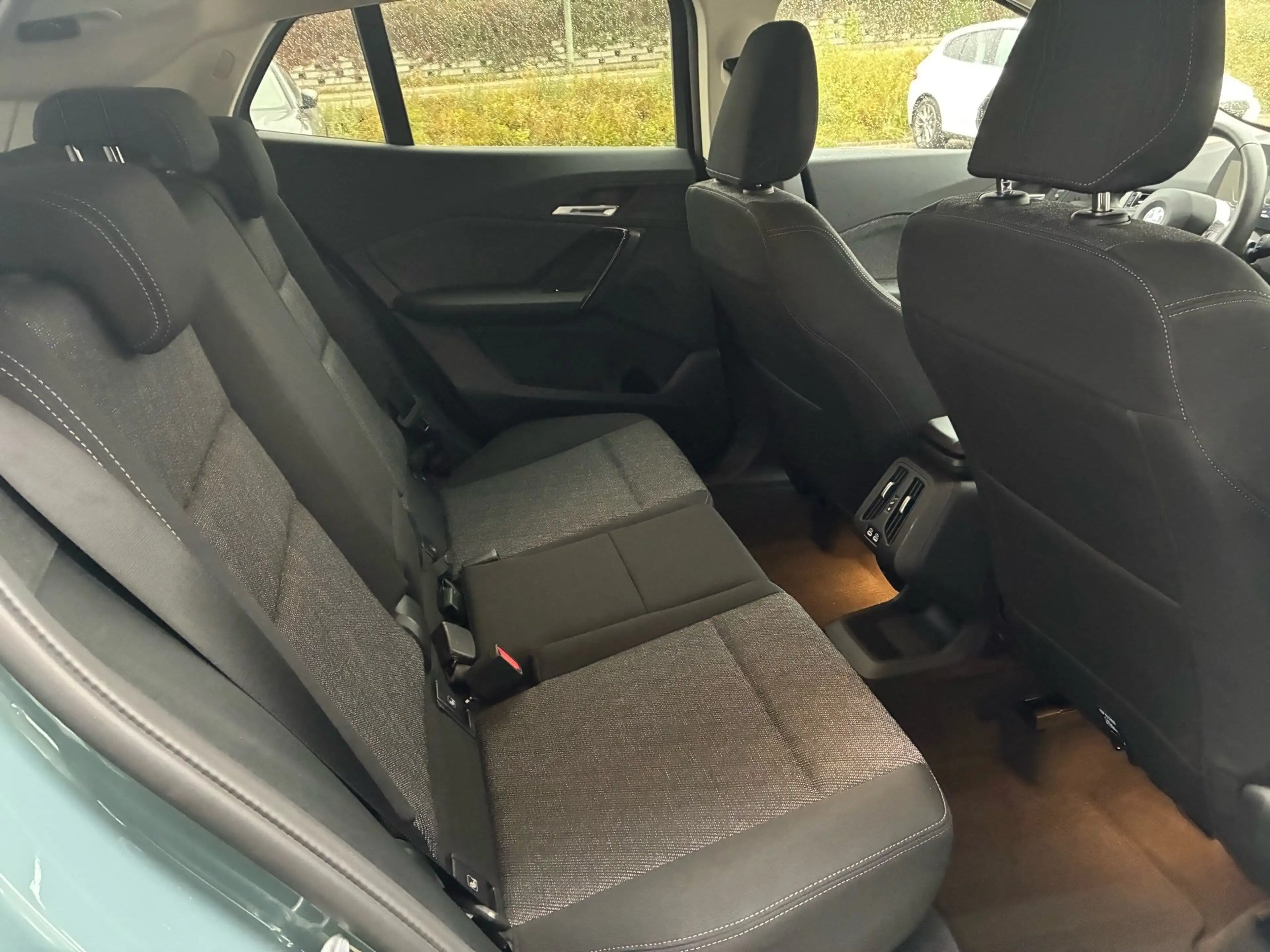 BMW X2 sDrive18d — photo 12